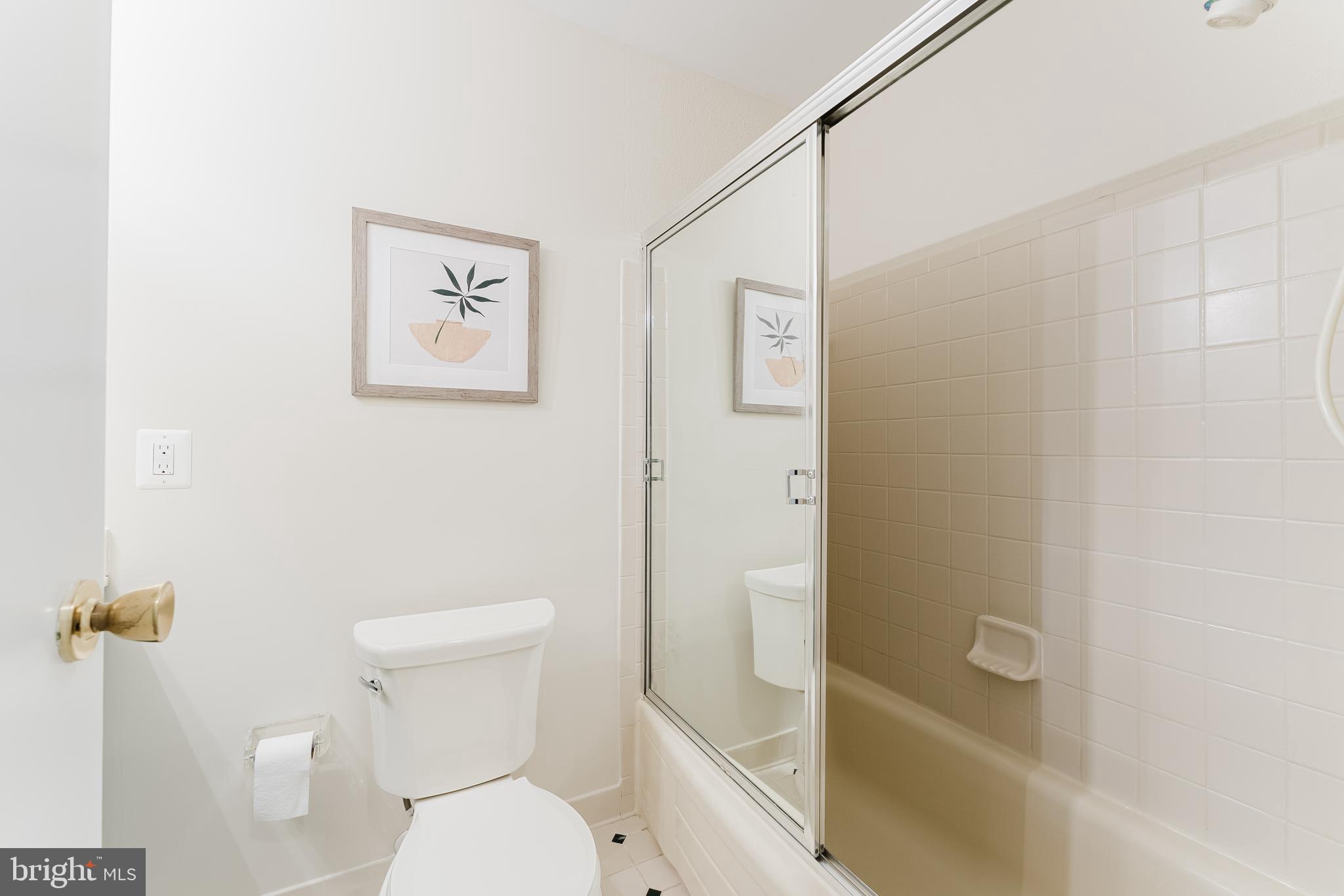 CANTERBURY WOODS - Residential