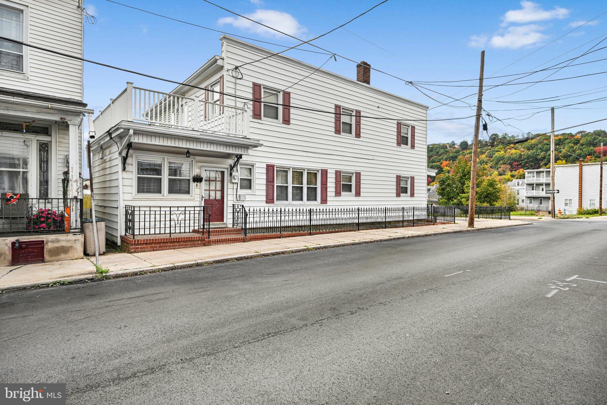 200 W LLOYD STREET
