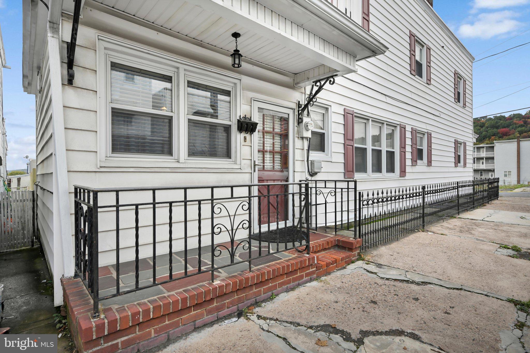 200 W LLOYD STREET