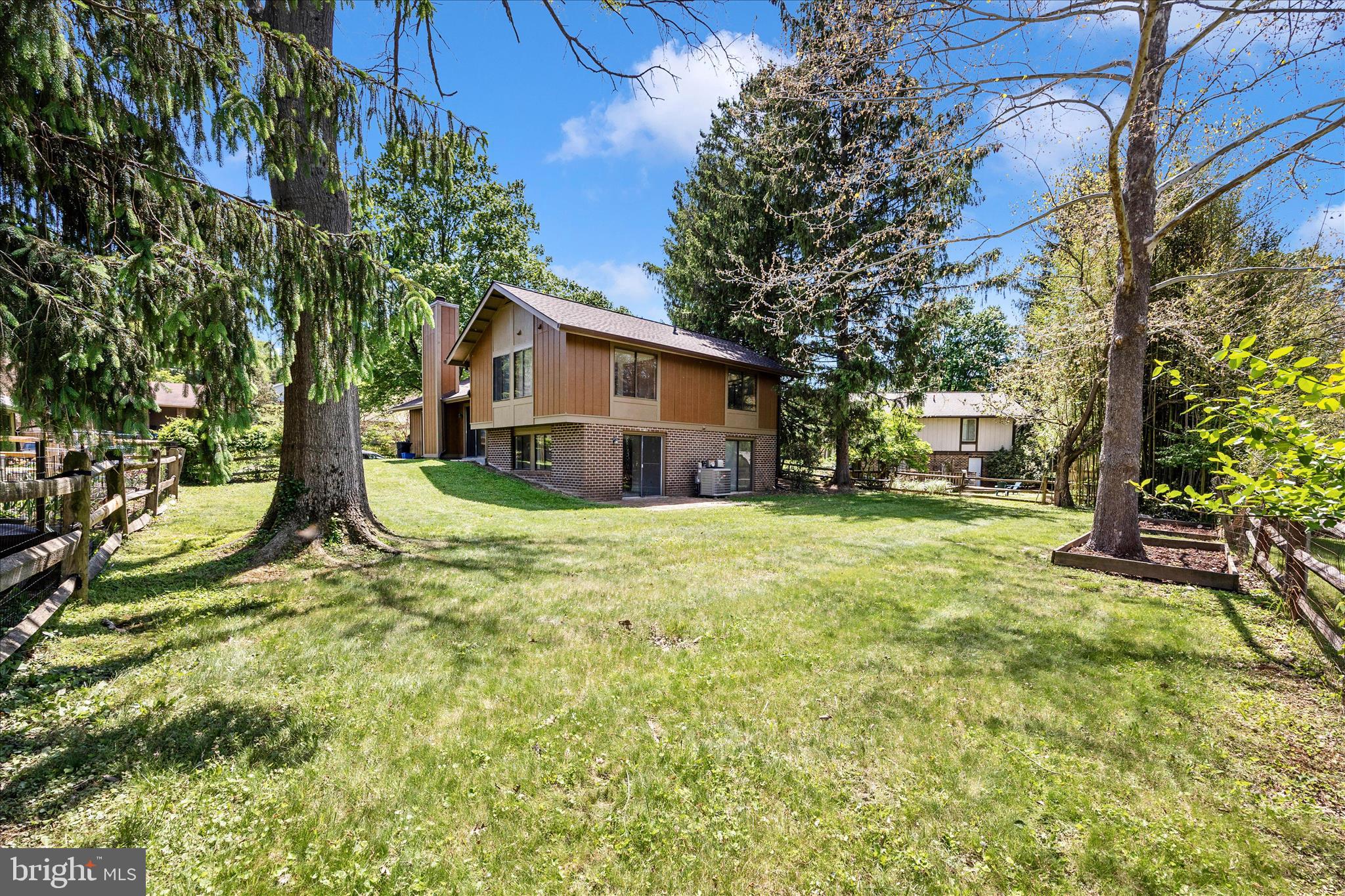 MONTGOMERY VILLAGE - Residential