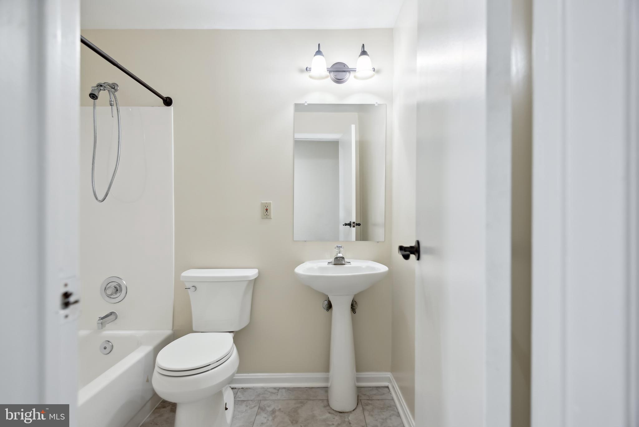 HALLOWELL - Residential