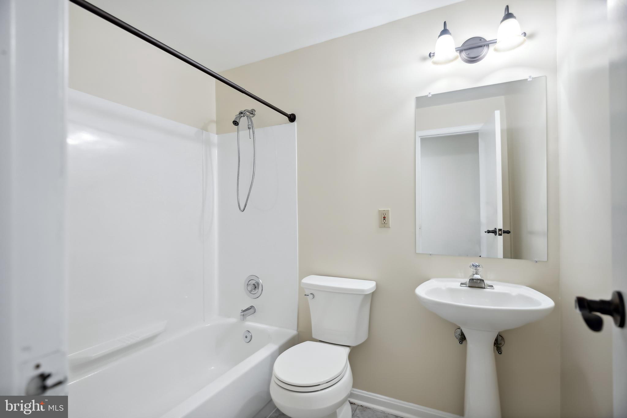 HALLOWELL - Residential