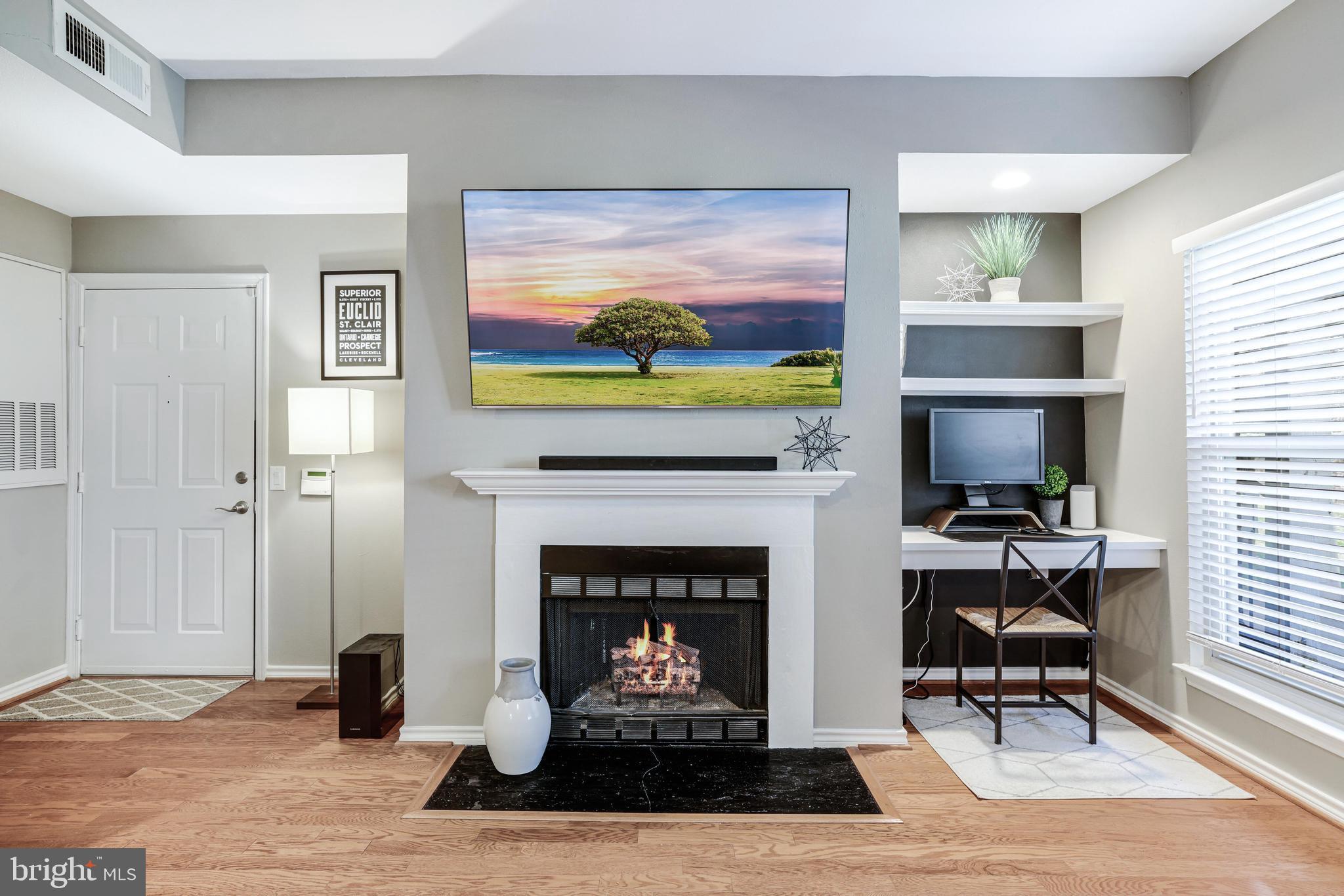 PENDERBROOK SQUARE CONDOMINIUMS - Residential Lease