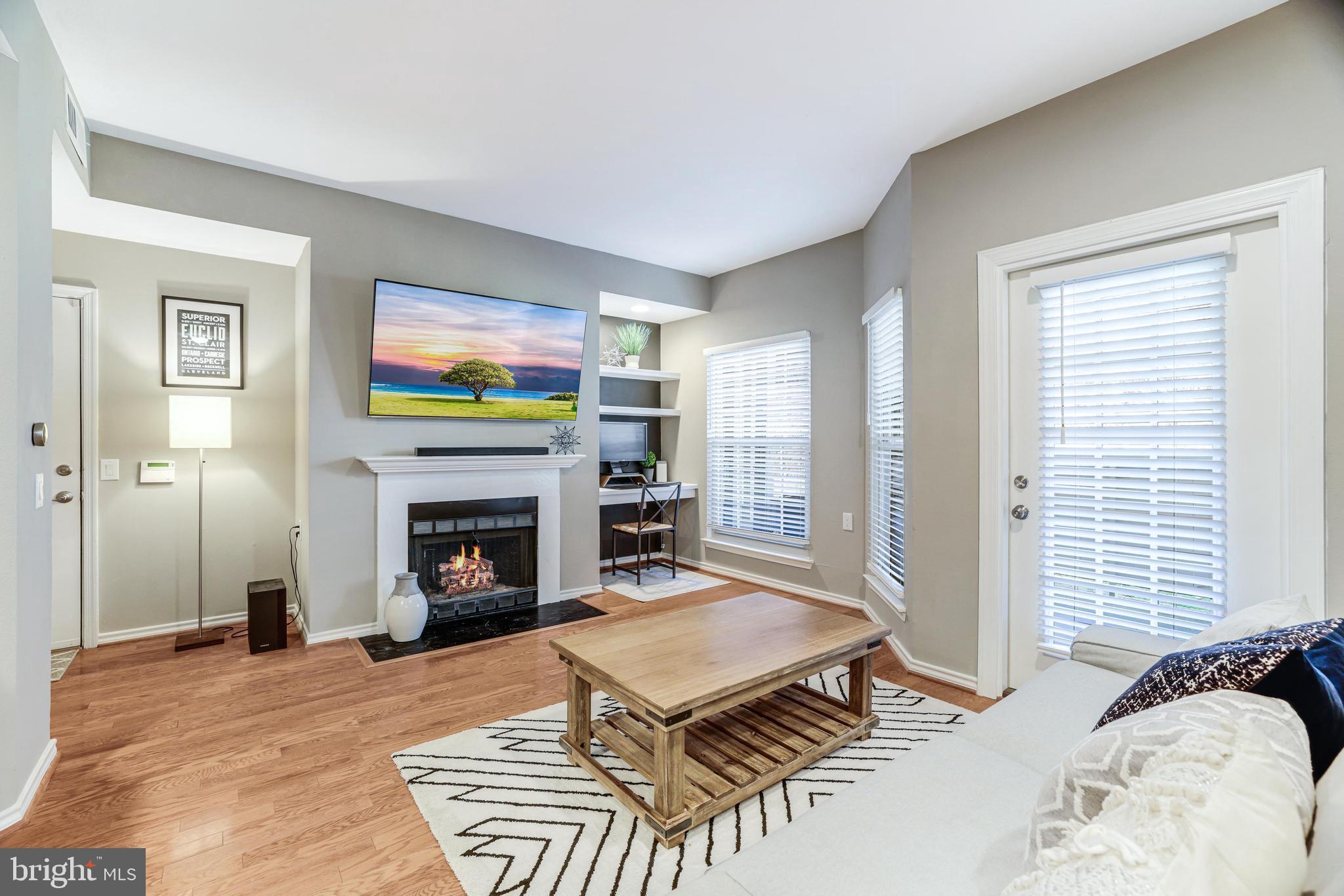 PENDERBROOK SQUARE CONDOMINIUMS - Residential Lease