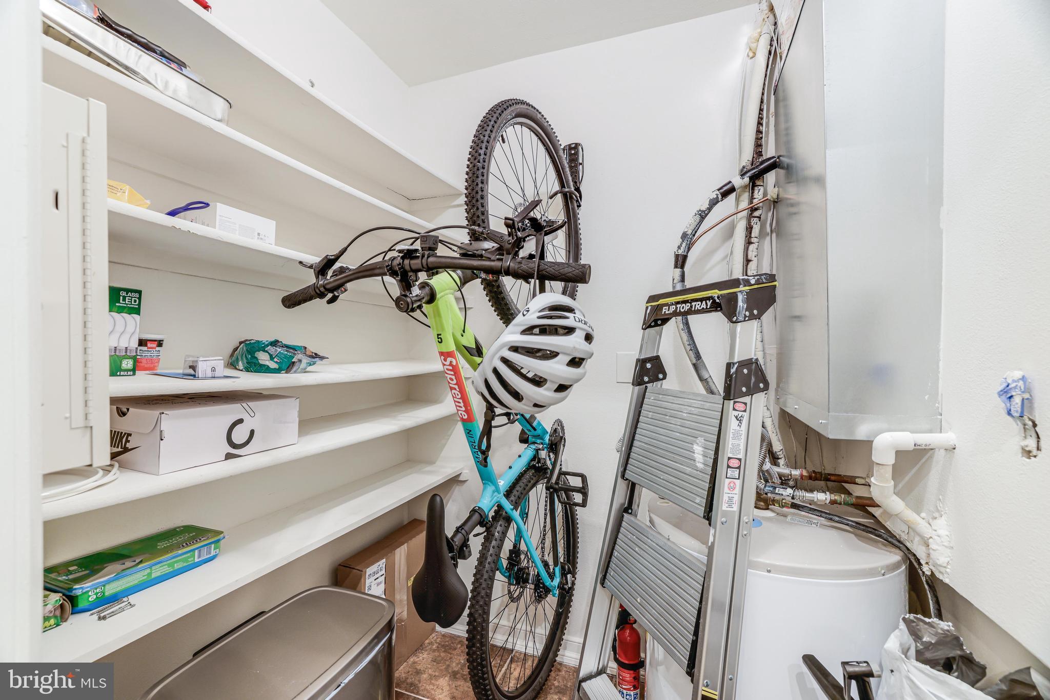 PENDERBROOK SQUARE CONDOMINIUMS - Residential Lease