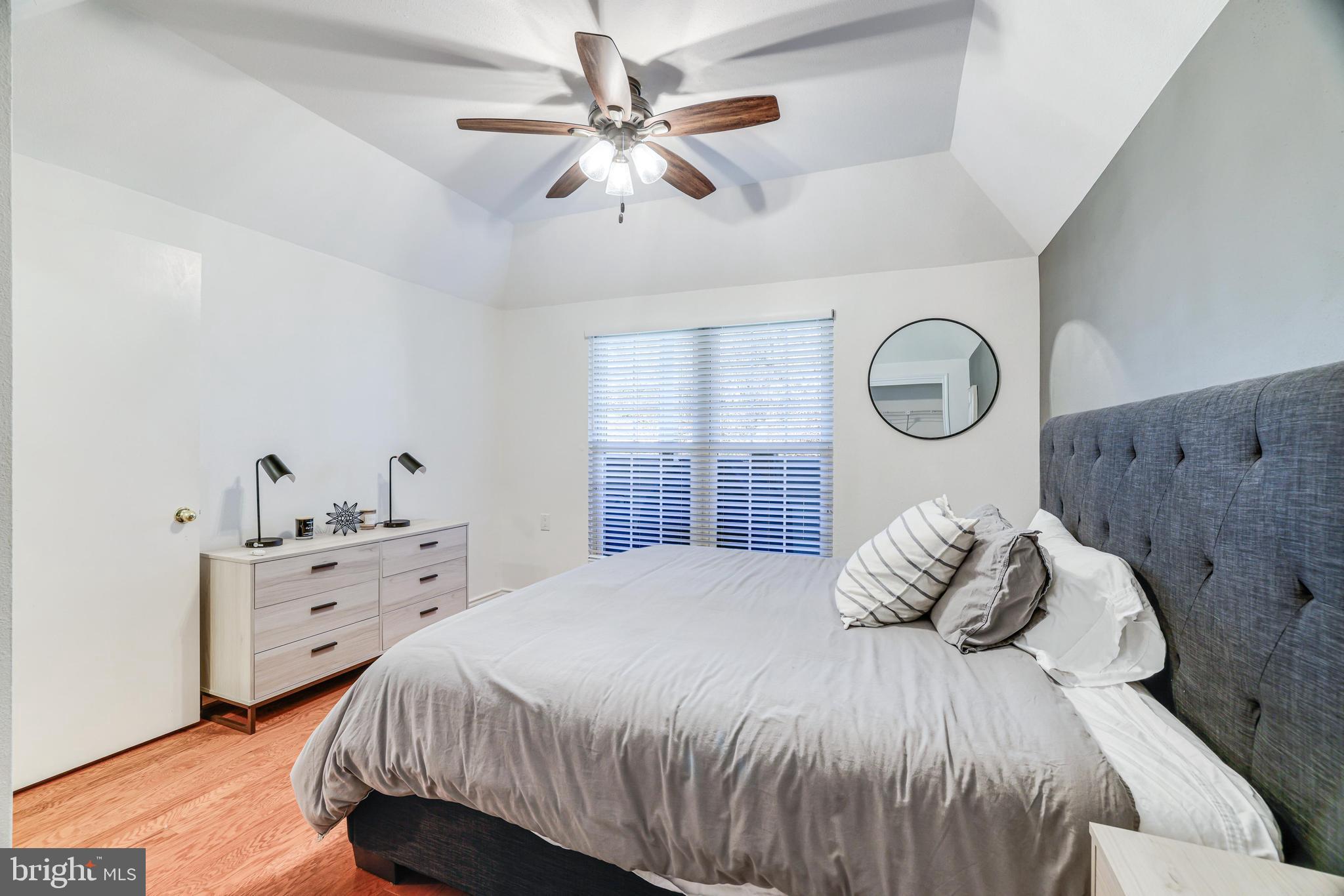 PENDERBROOK SQUARE CONDOMINIUMS - Residential Lease