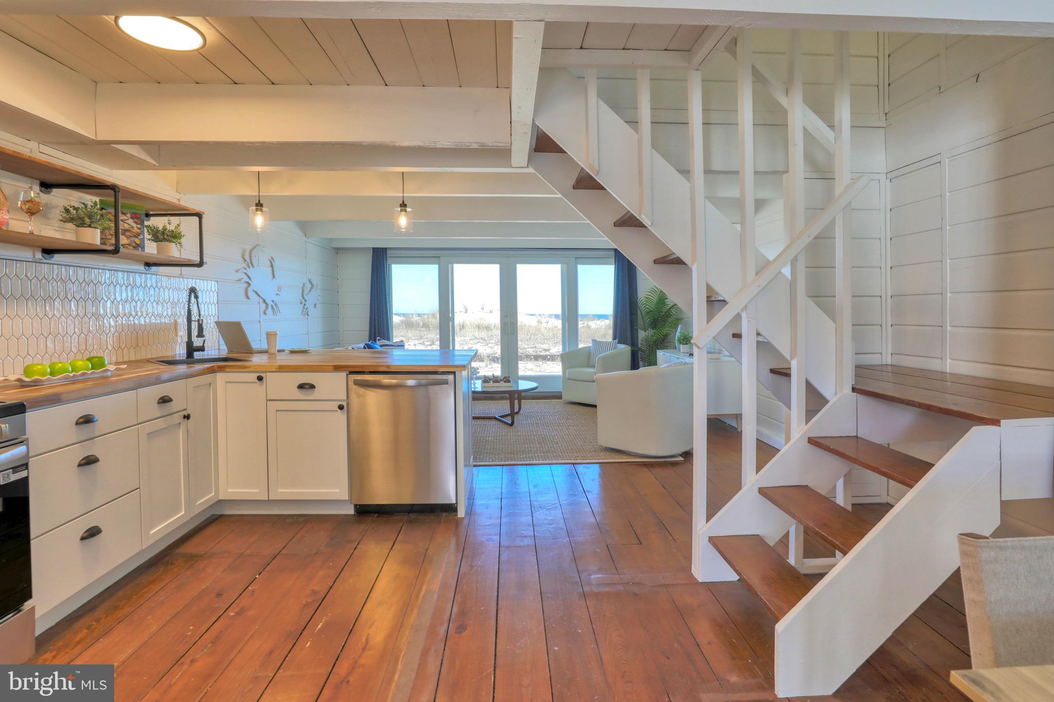 4 SEASTRAND COURT 19