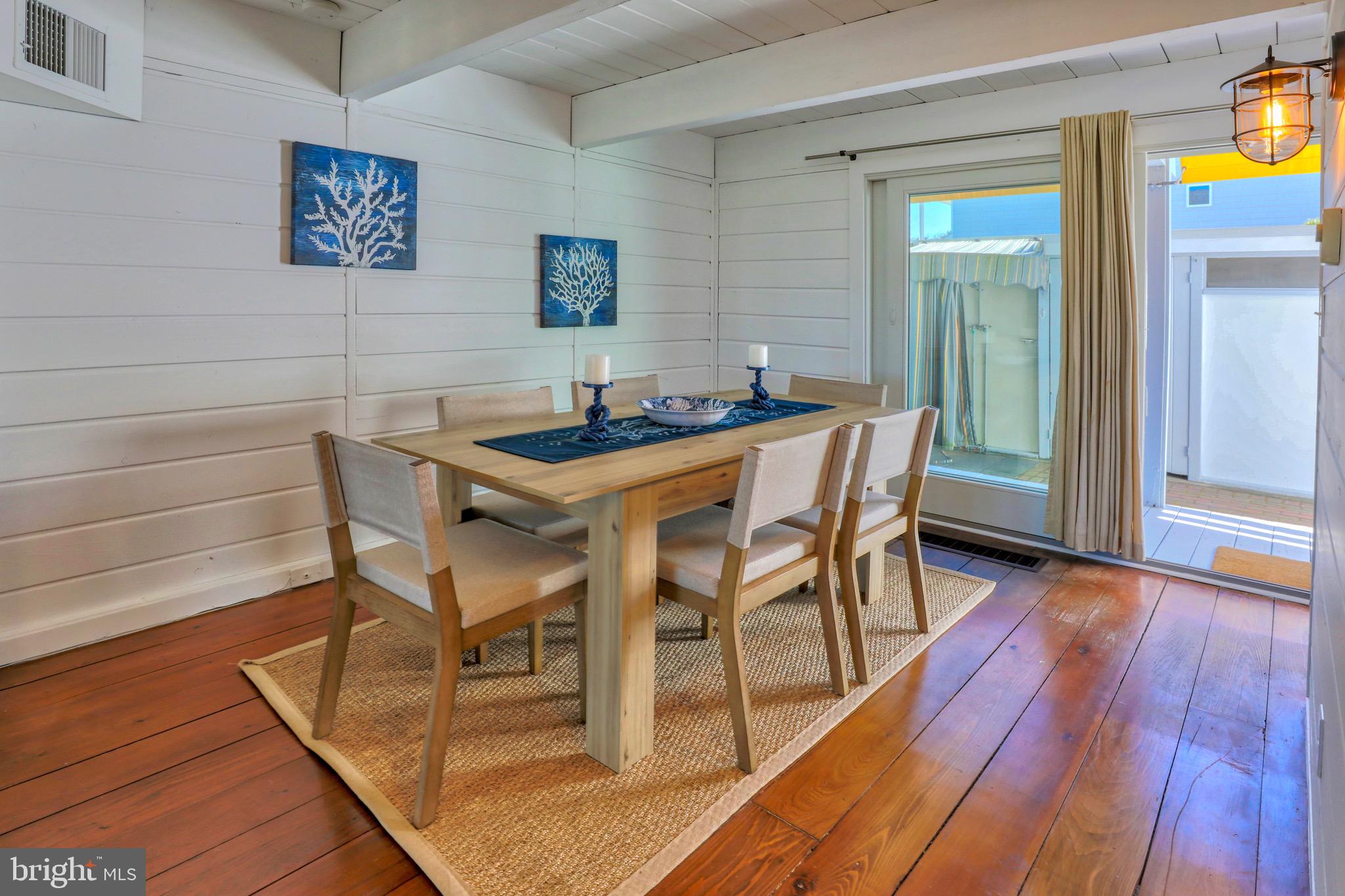 4 SEASTRAND COURT 19