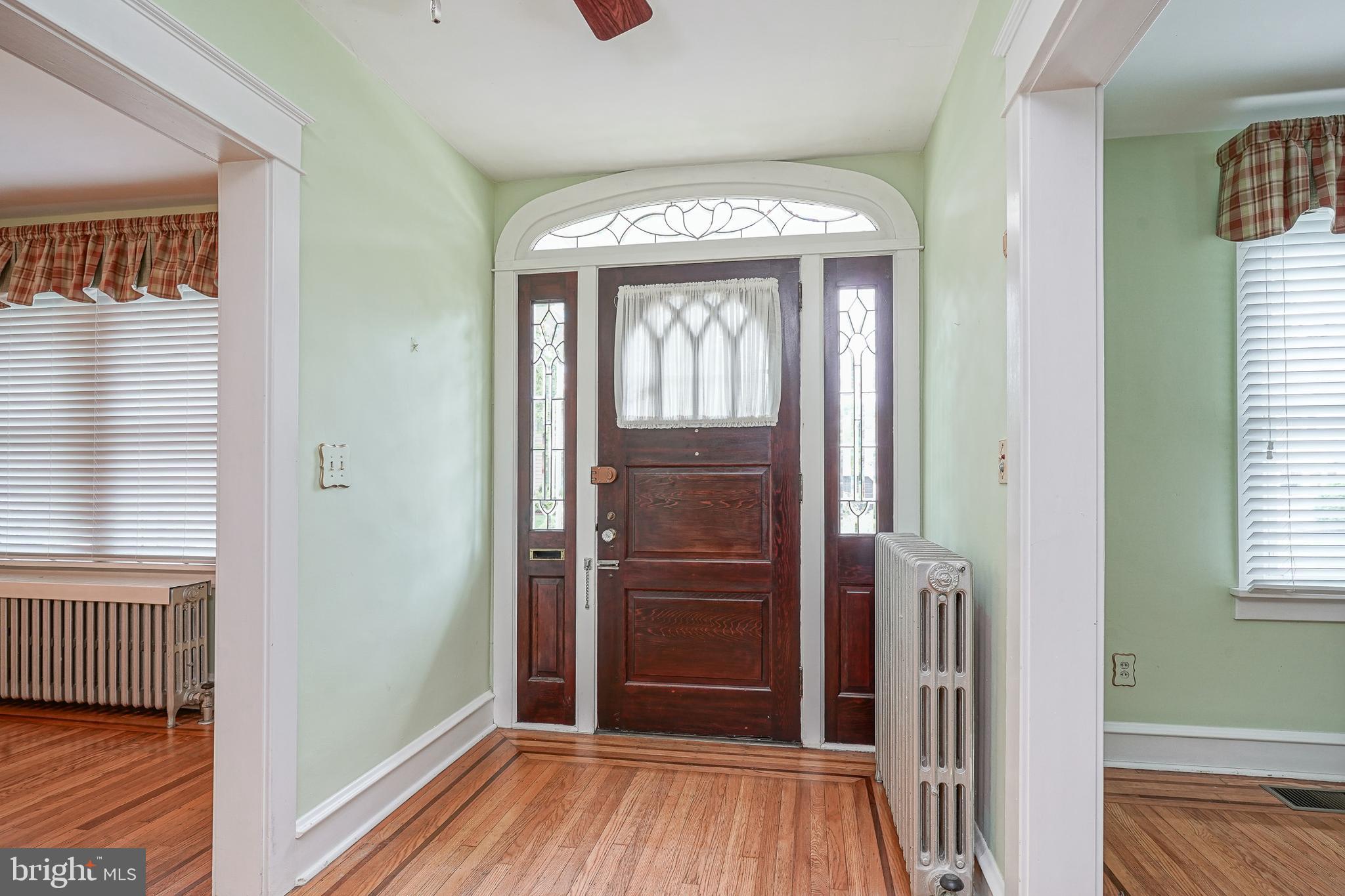 27 N WARREN STREET