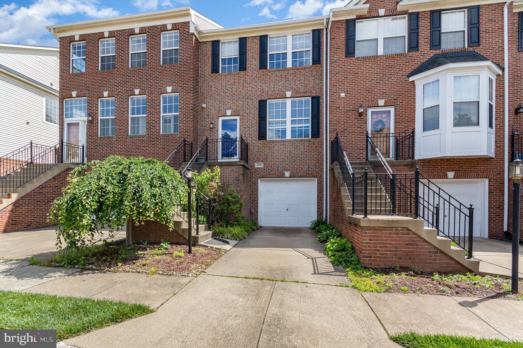 43120 FOREST EDGE SQUARE