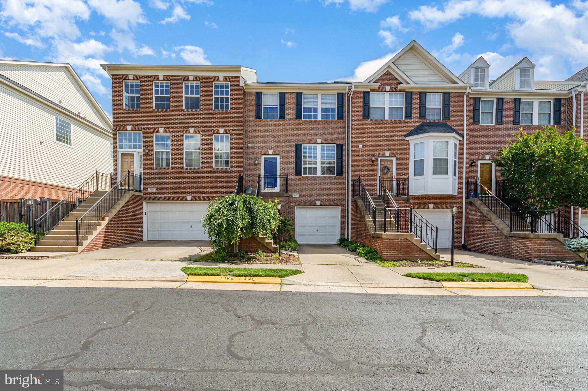 43120 FOREST EDGE SQUARE