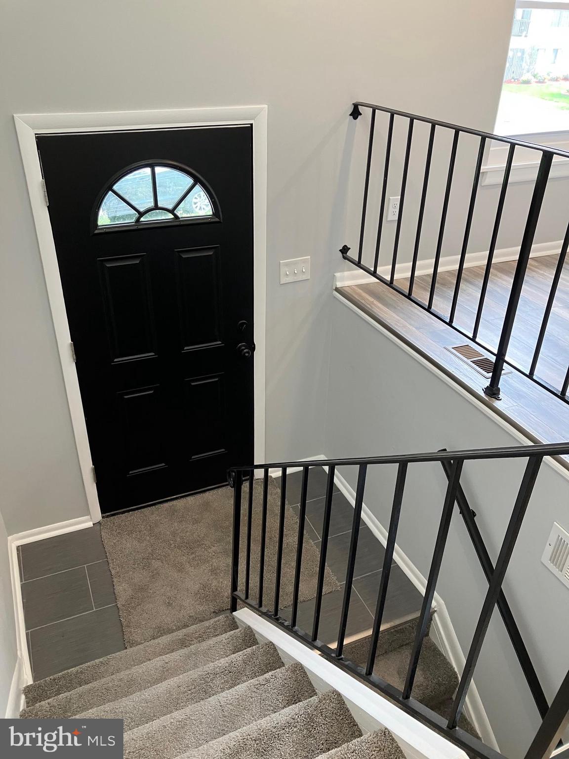 WOODLAND BEACH - Residential Lease