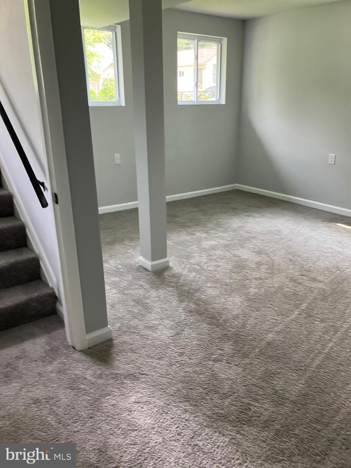 WOODLAND BEACH - Residential Lease