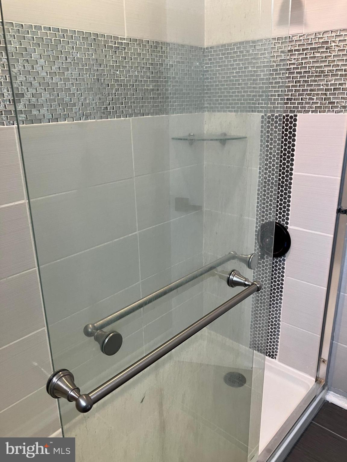 WOODLAND BEACH - Residential Lease