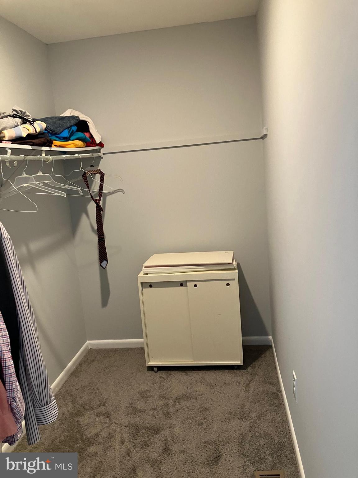 WOODLAND BEACH - Residential Lease