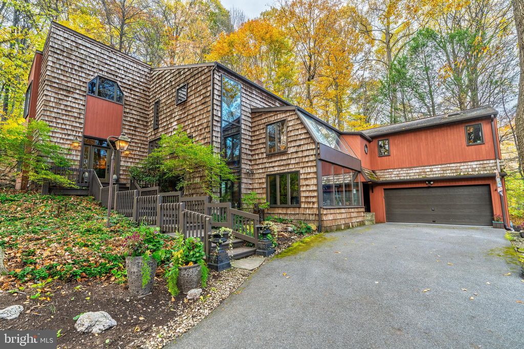 Photo of 181 Old Mine Road, LEBANON, PA 17042 (MLS # PALN2023590)