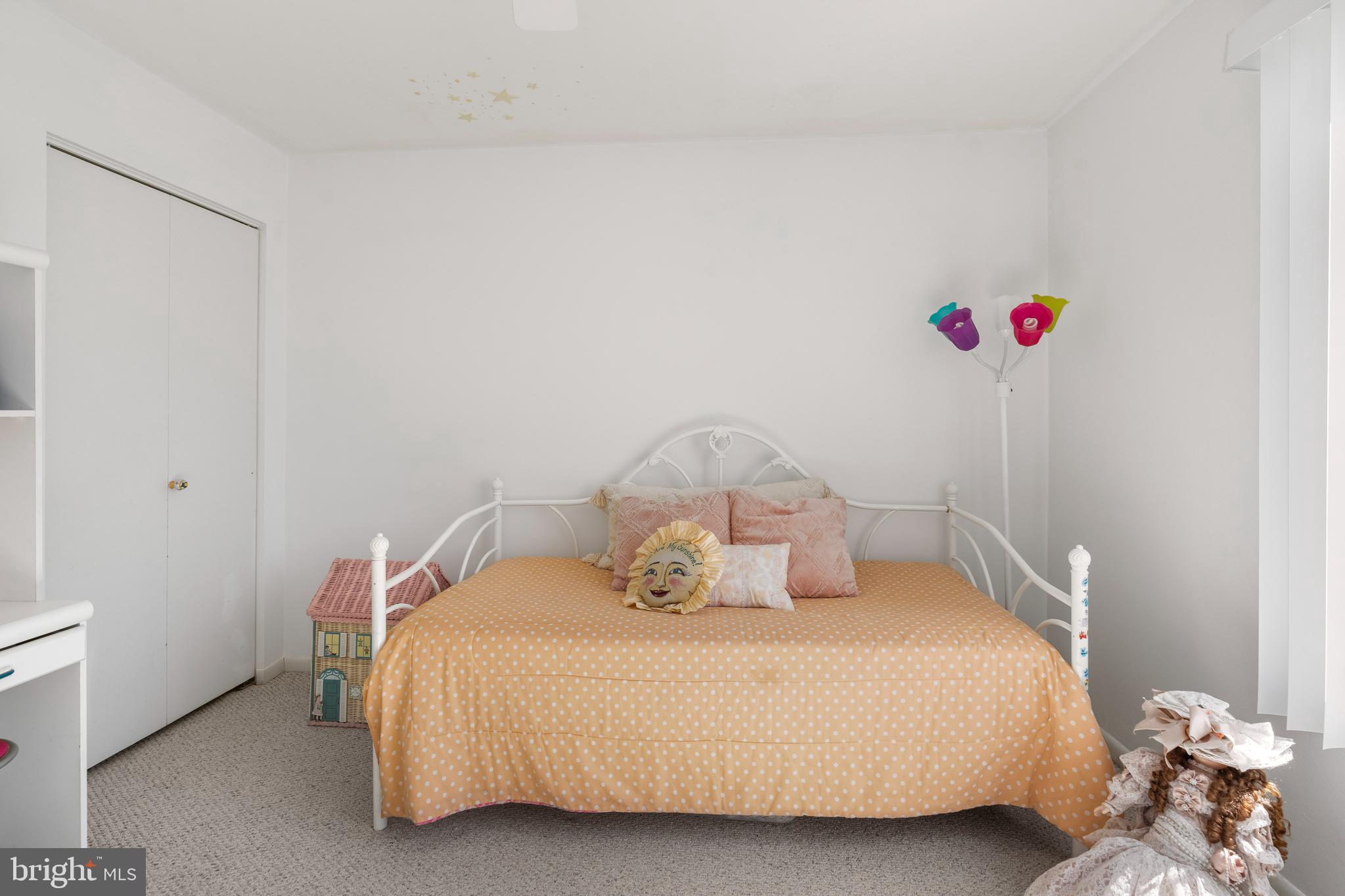 KNOLLCREST MANOR - Residential