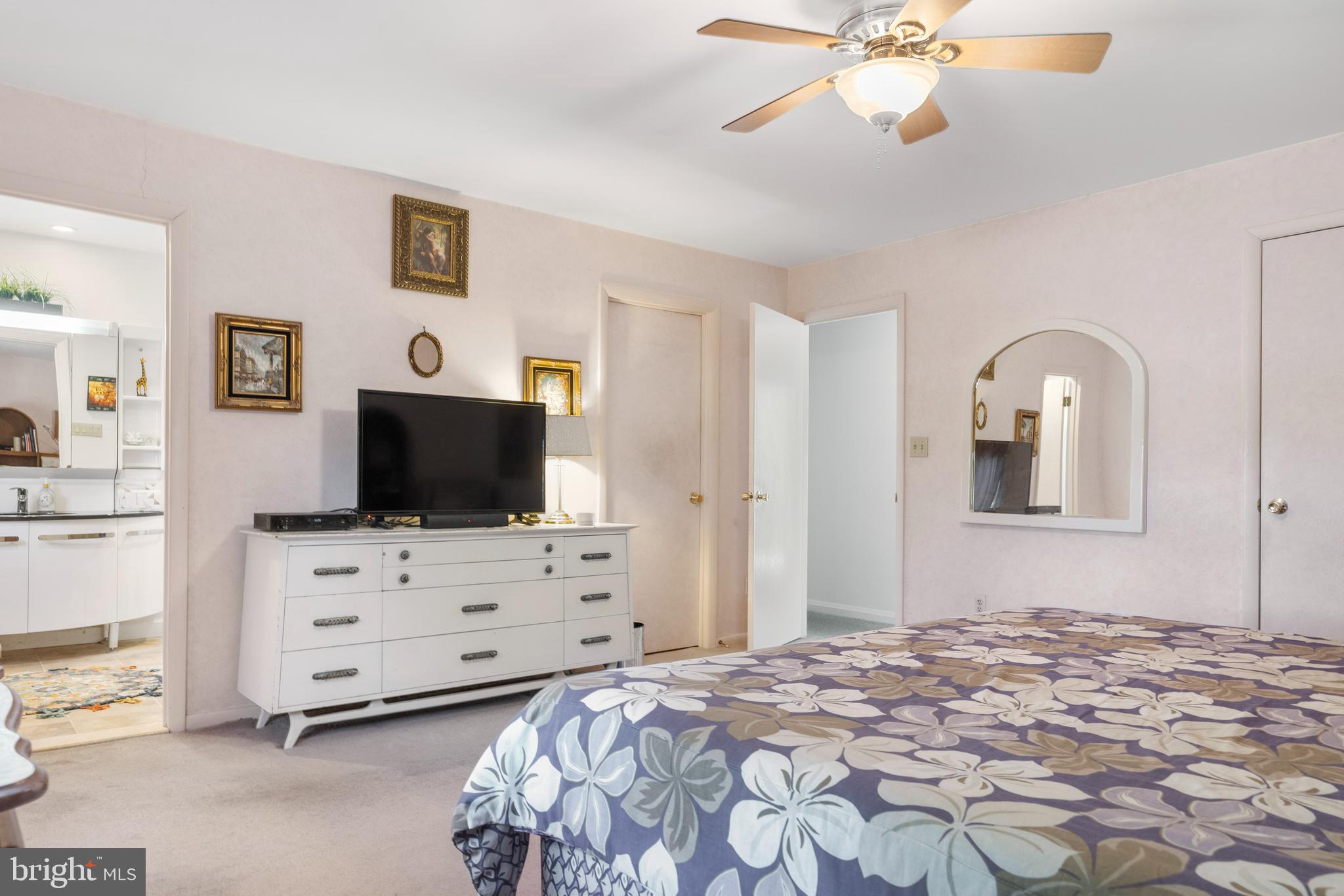 KNOLLCREST MANOR - Residential