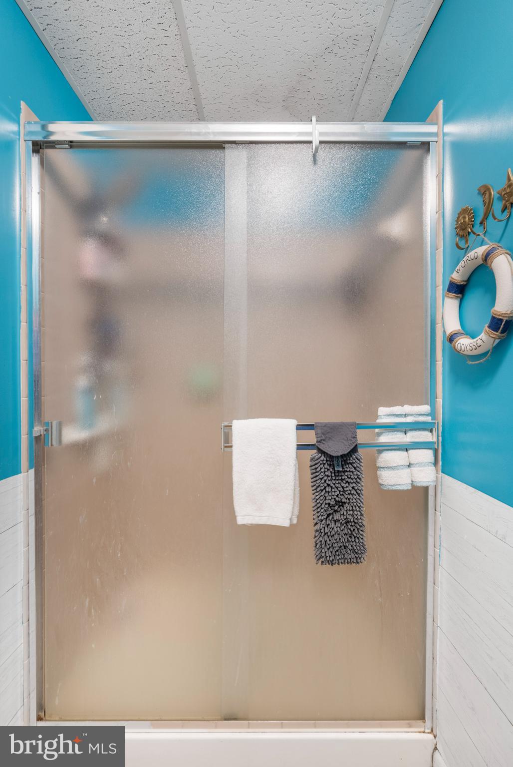 KNOLLCREST MANOR - Residential