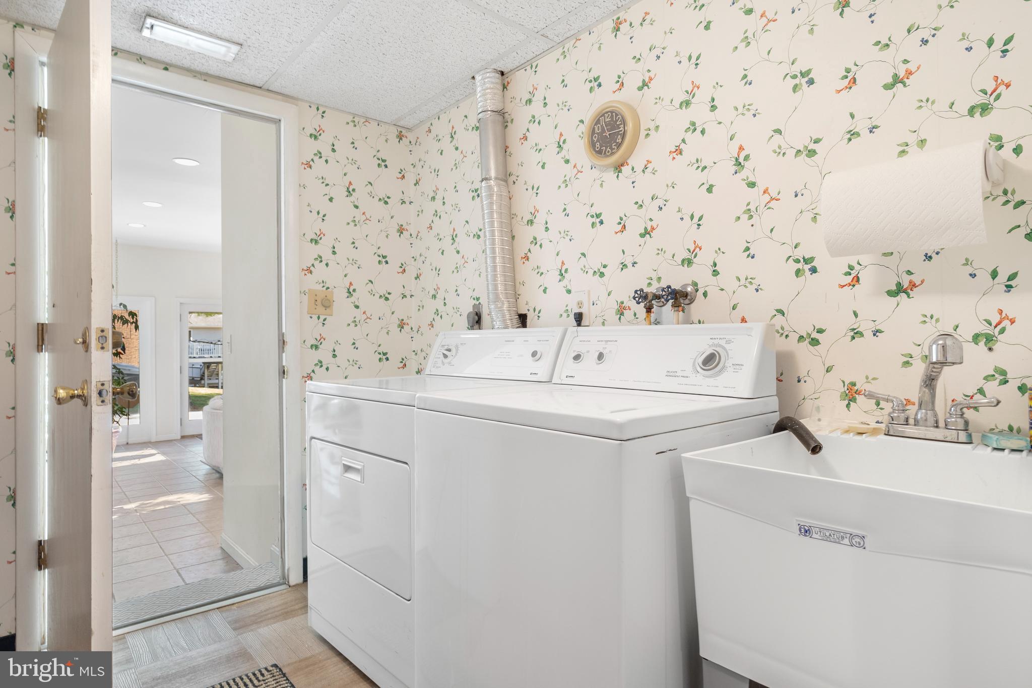 KNOLLCREST MANOR - Residential