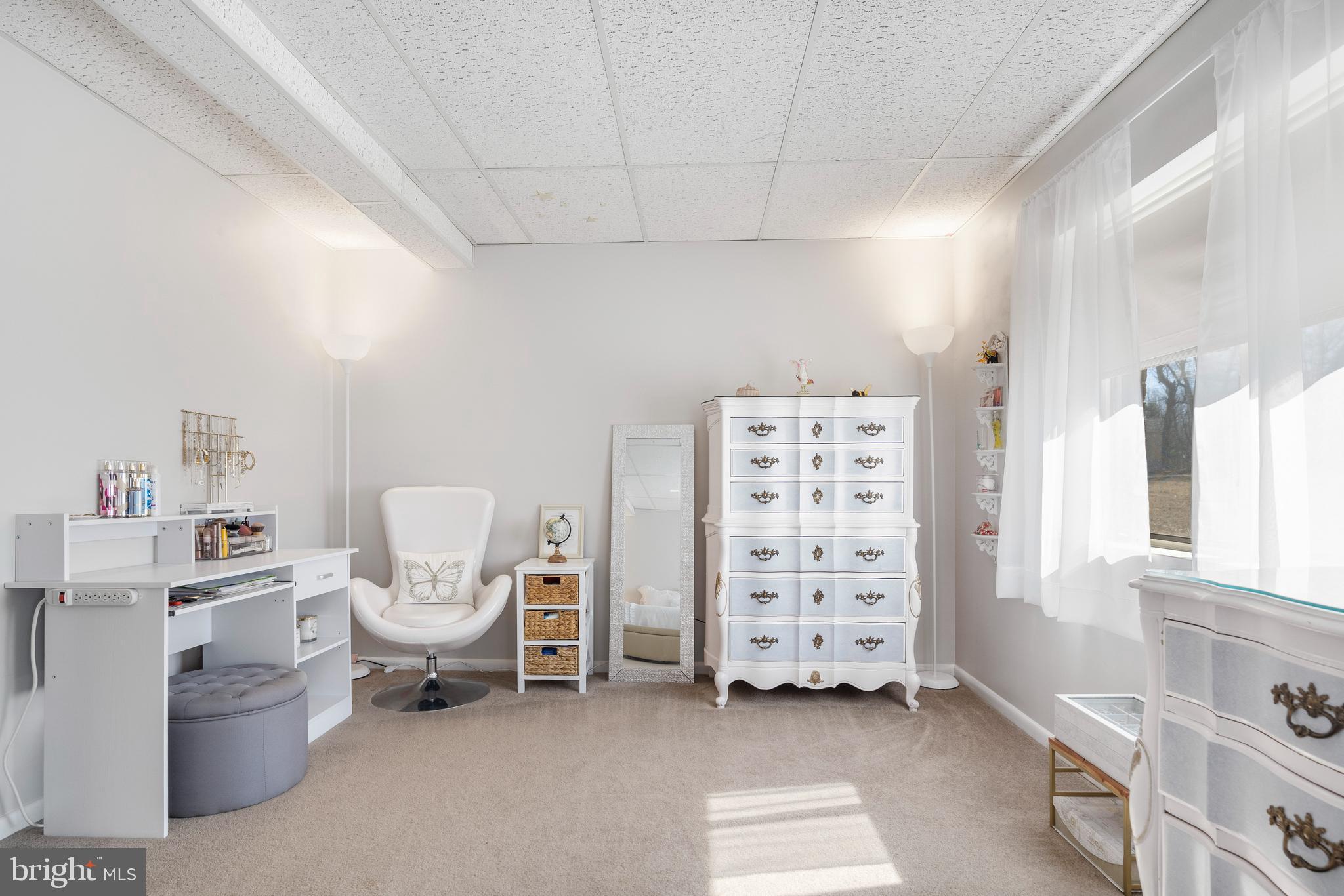 KNOLLCREST MANOR - Residential