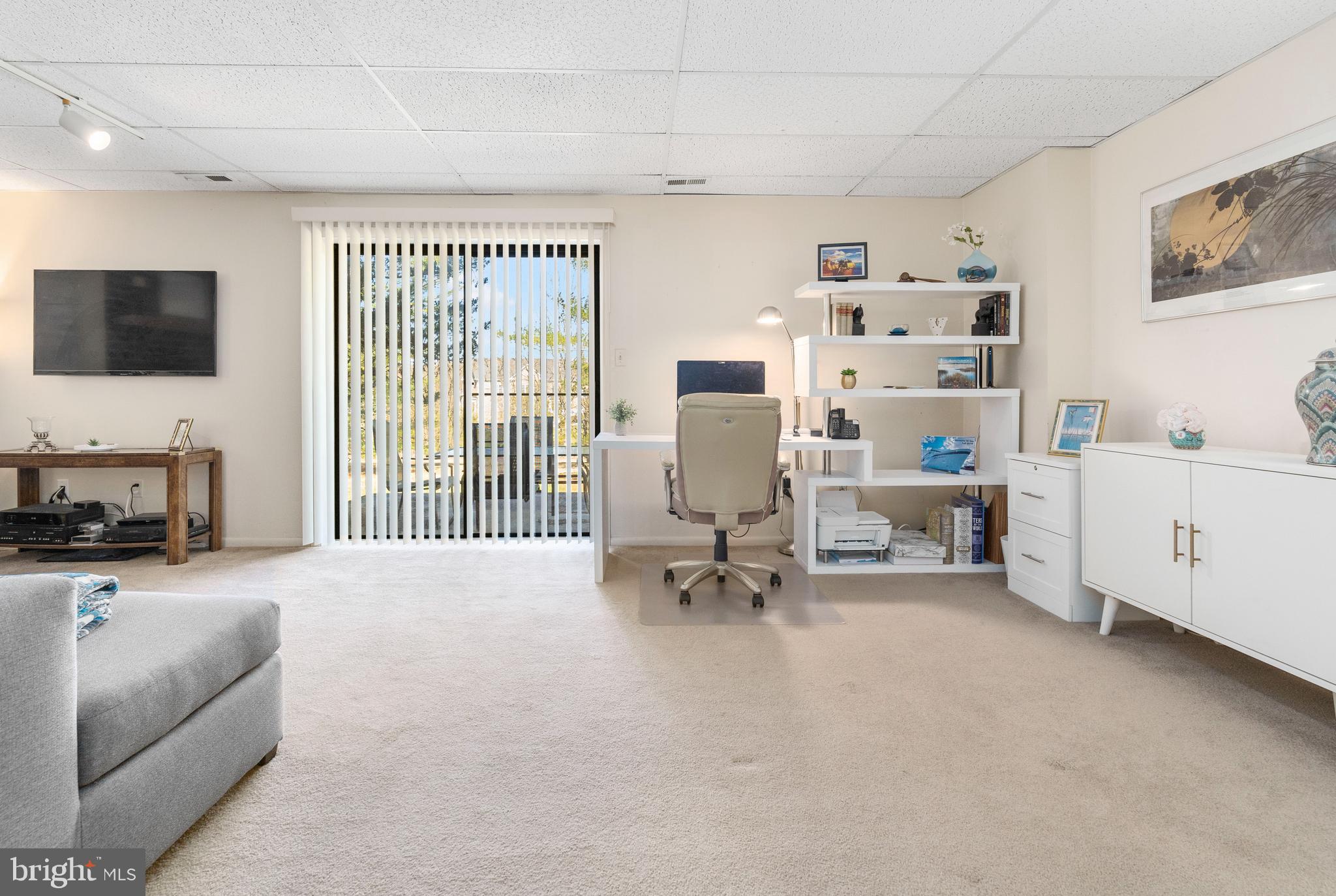 KNOLLCREST MANOR - Residential