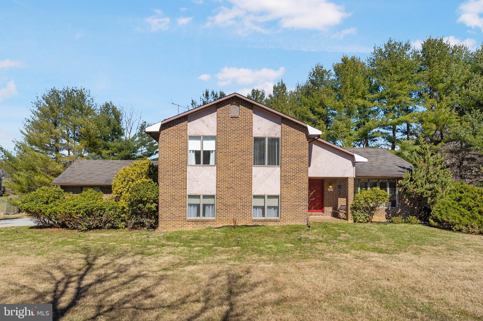 KNOLLCREST MANOR - Residential