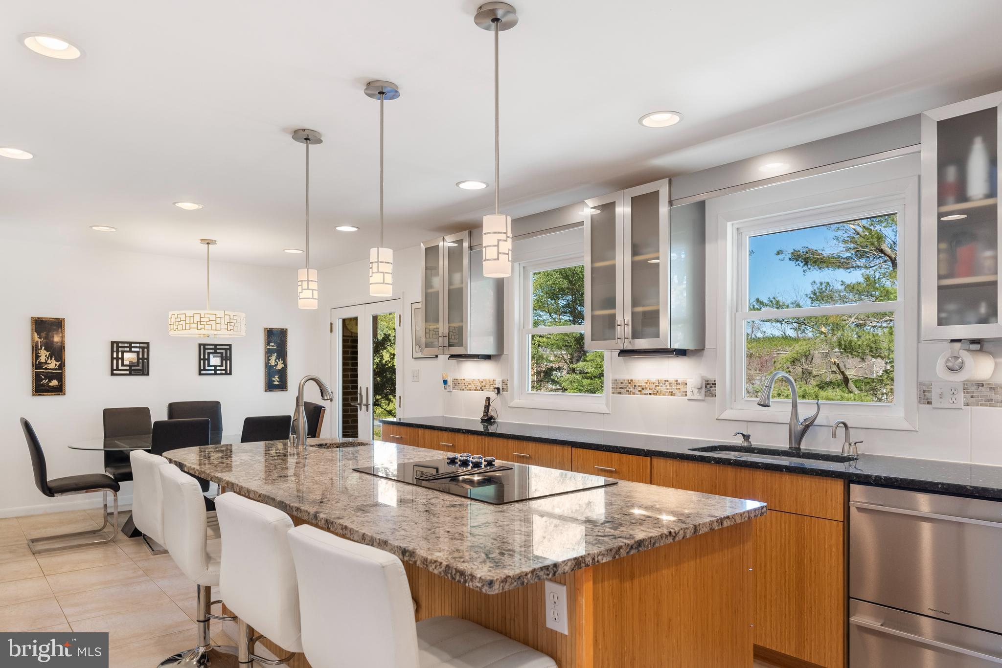 KNOLLCREST MANOR - Residential