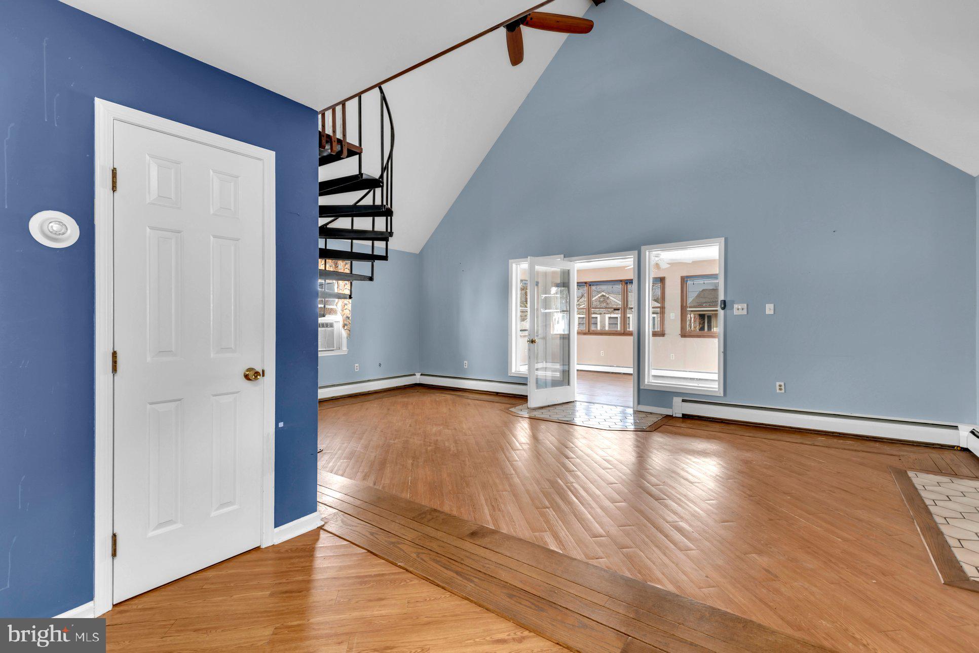 HOLLYWOOD BEACH - Residential