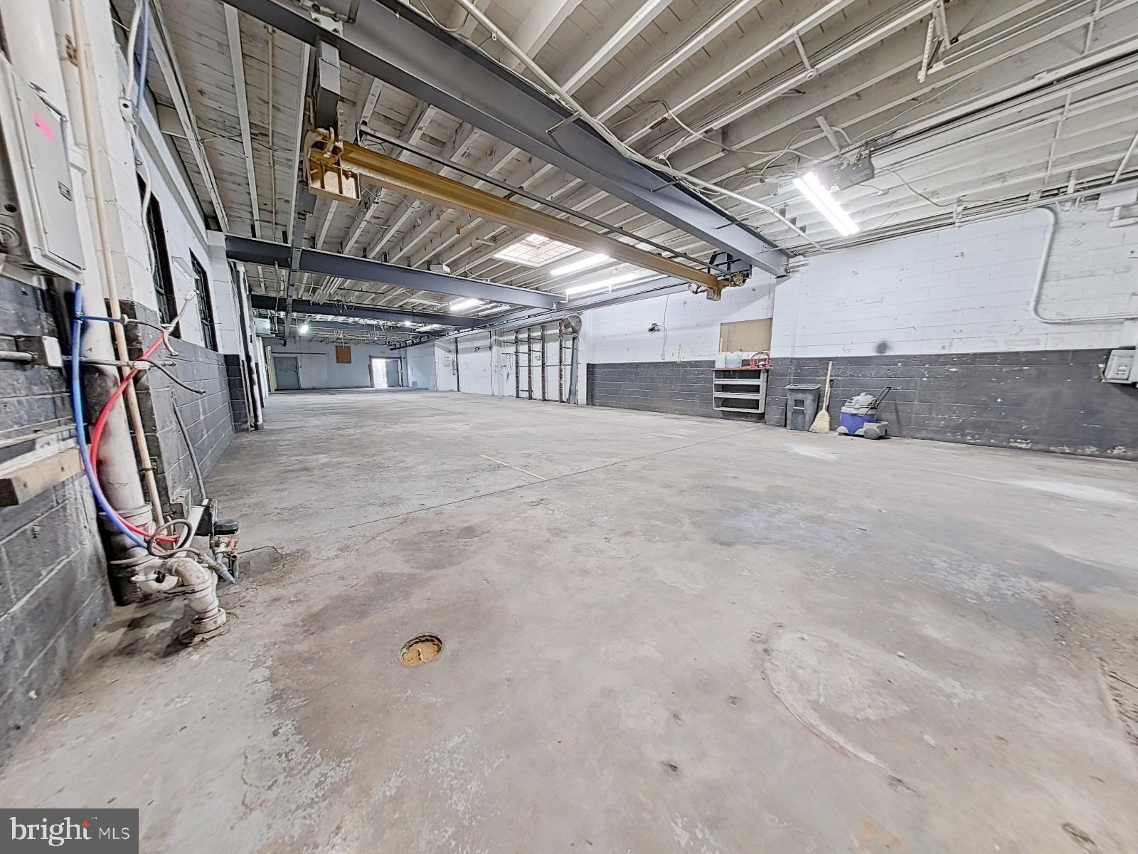 TACONY - Commercial Lease