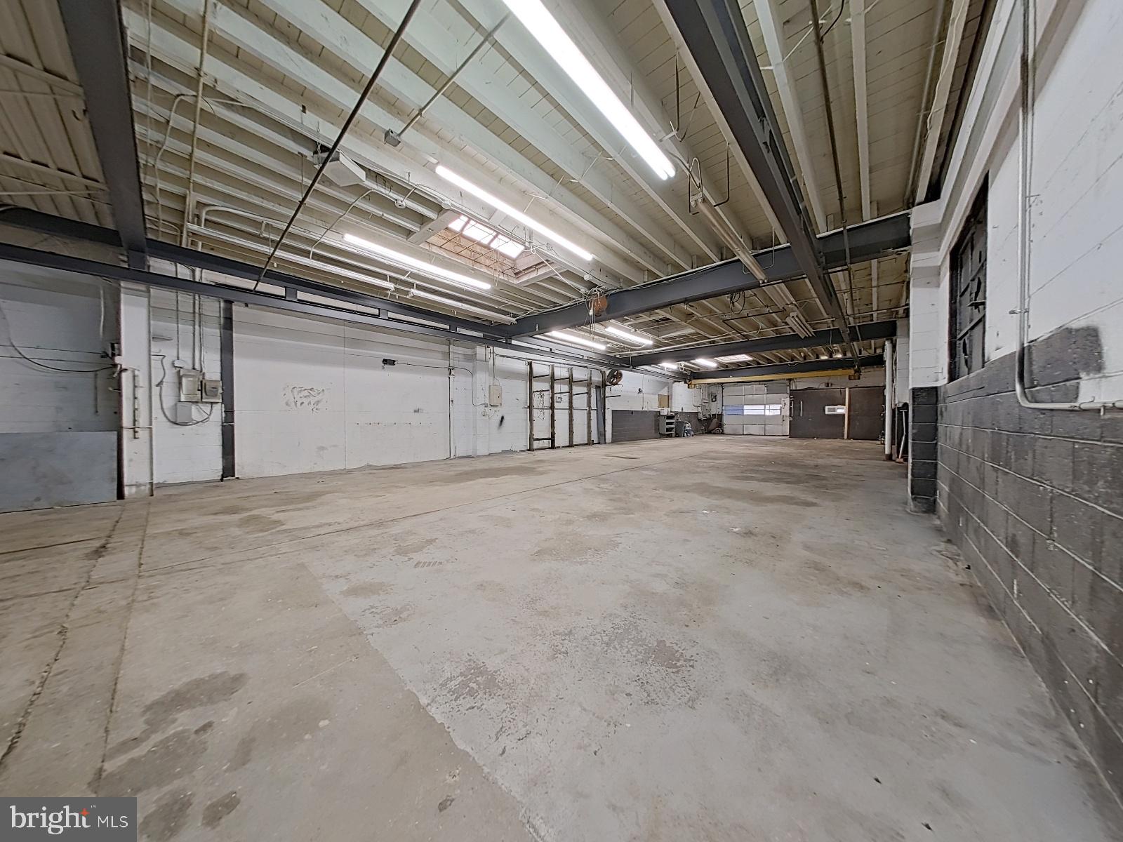 TACONY - Commercial Lease