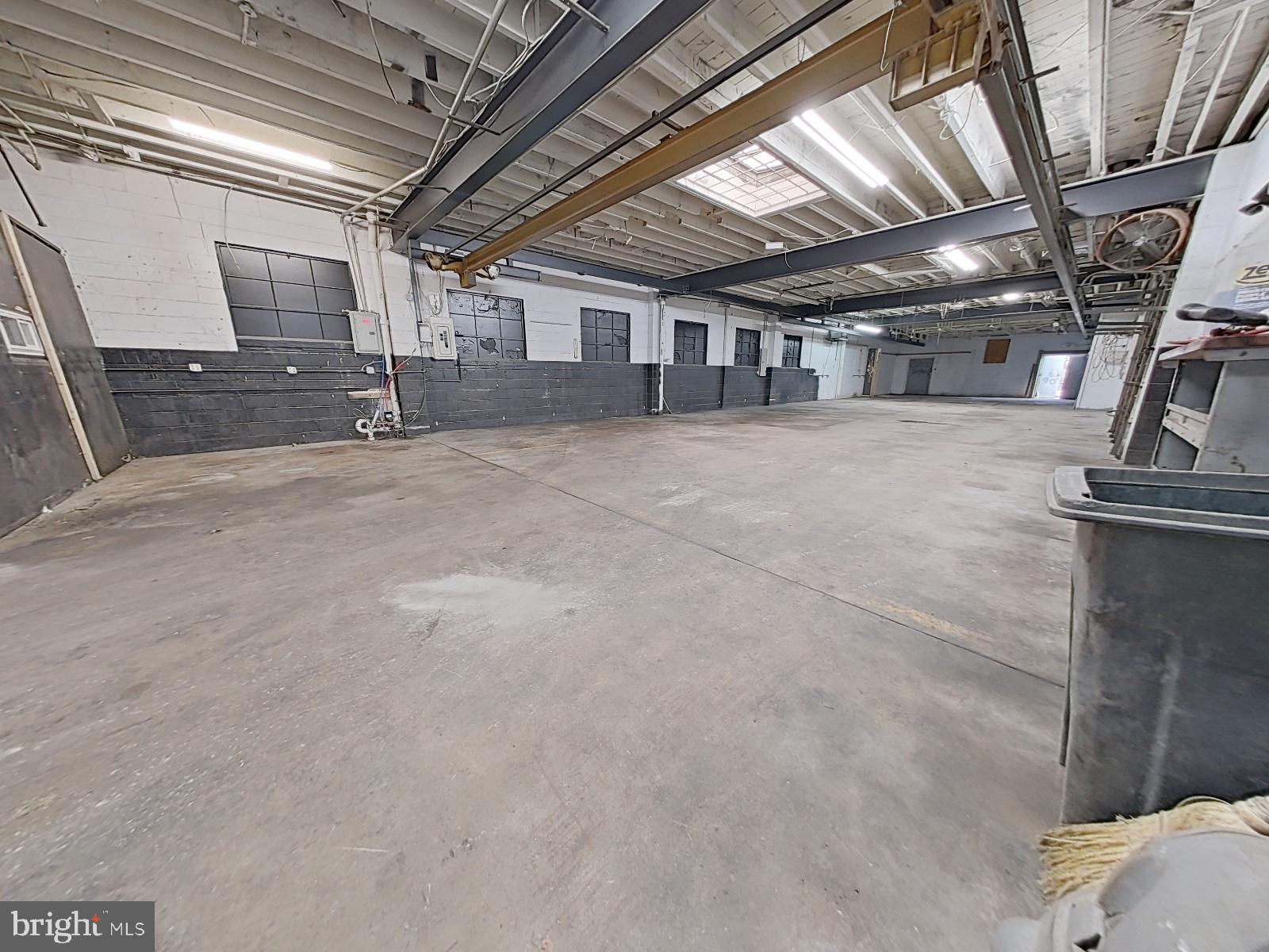 TACONY - Commercial Lease