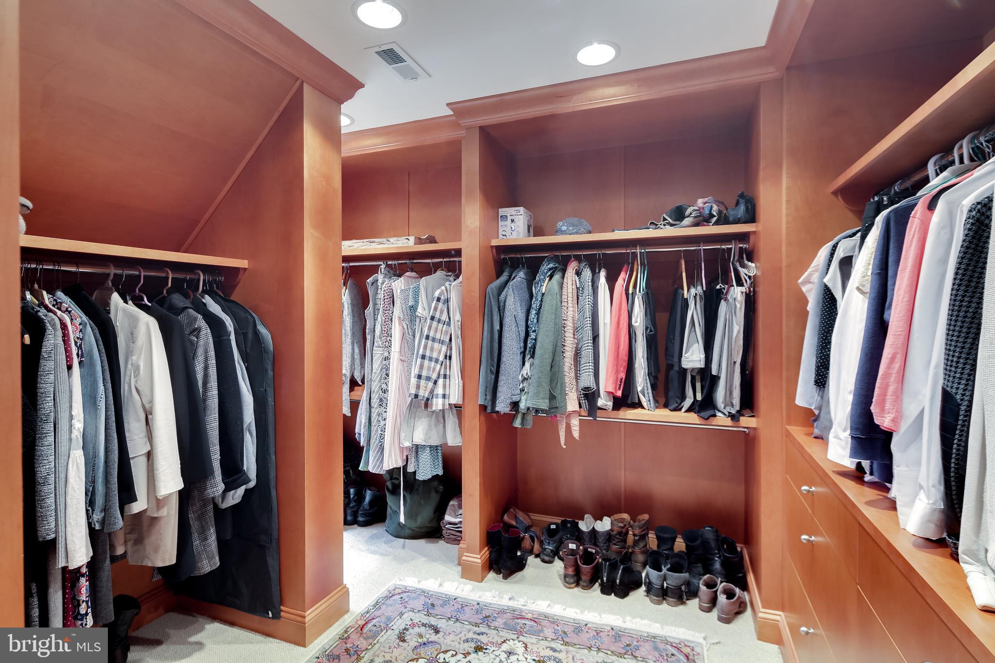 PATERNAL GIFT FARM - Residential