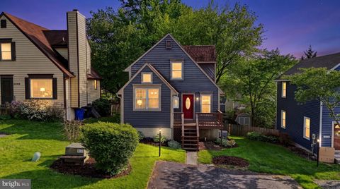 Photo of 10743 Lake Edge Court, NEW MARKET, MD 21774 (MLS # MDFR2081062)