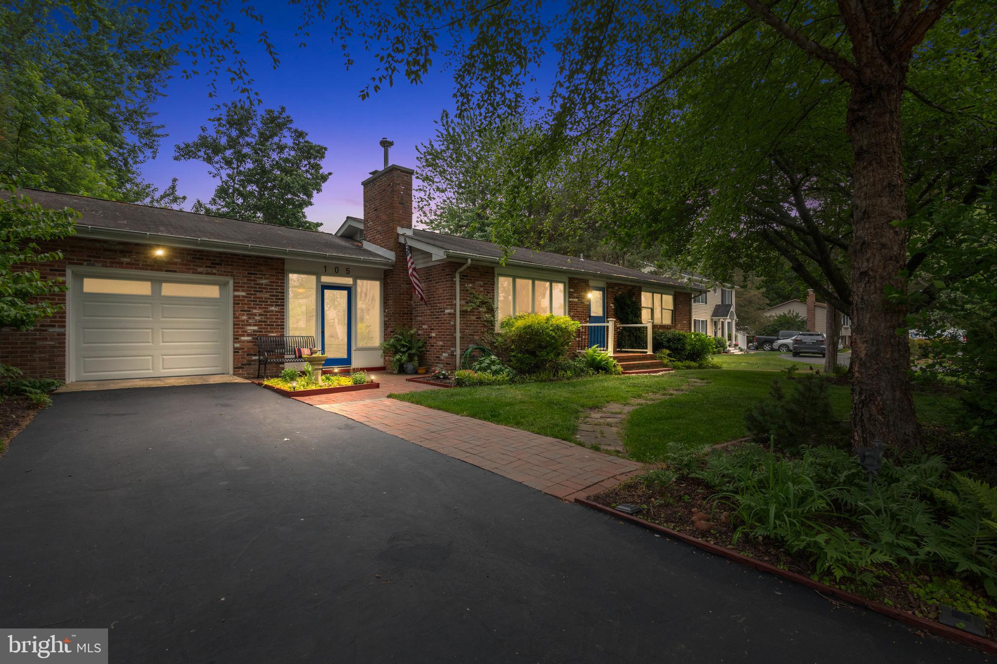 HILLSMERE SHORES - Residential