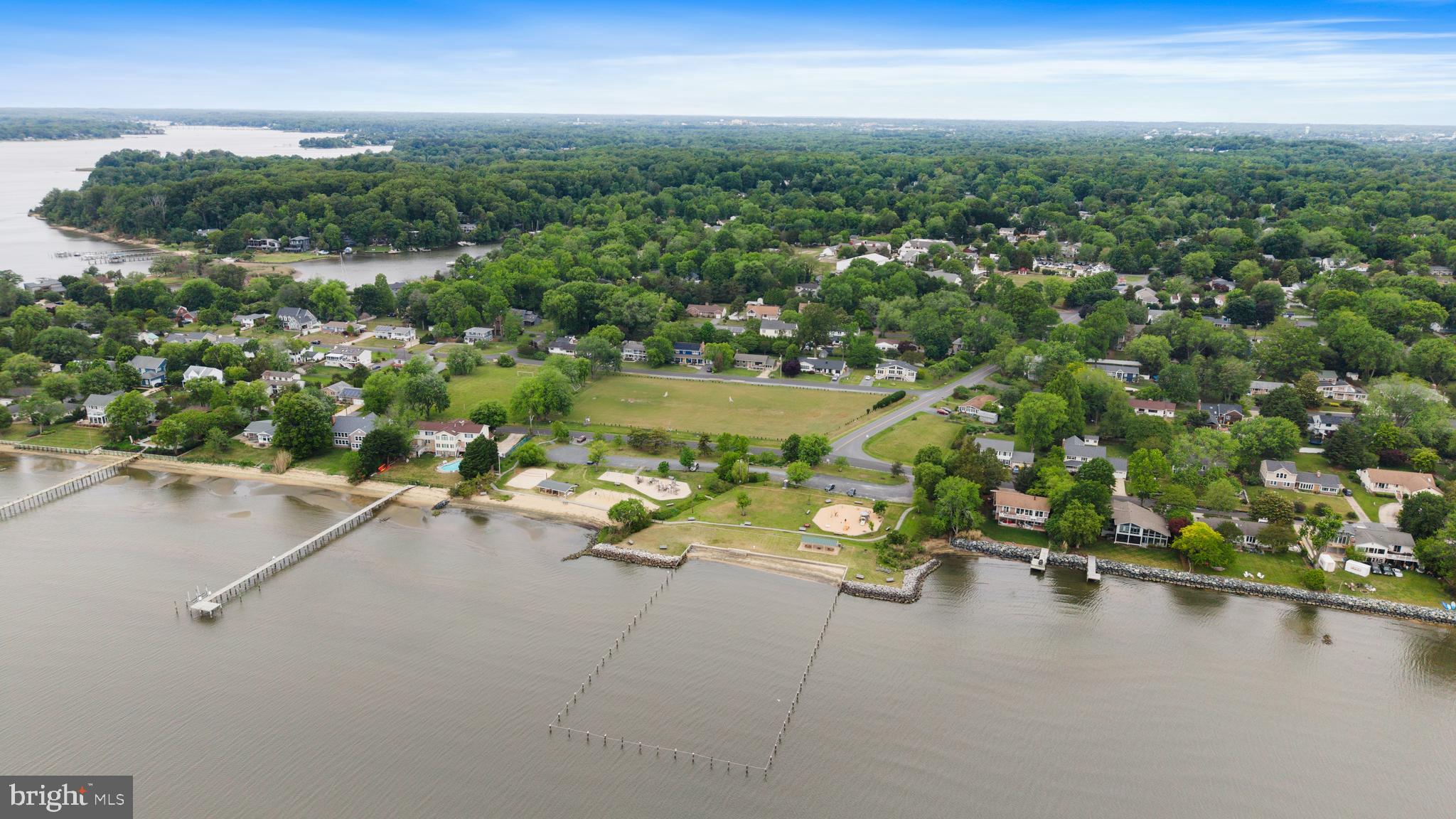 HILLSMERE SHORES - Residential