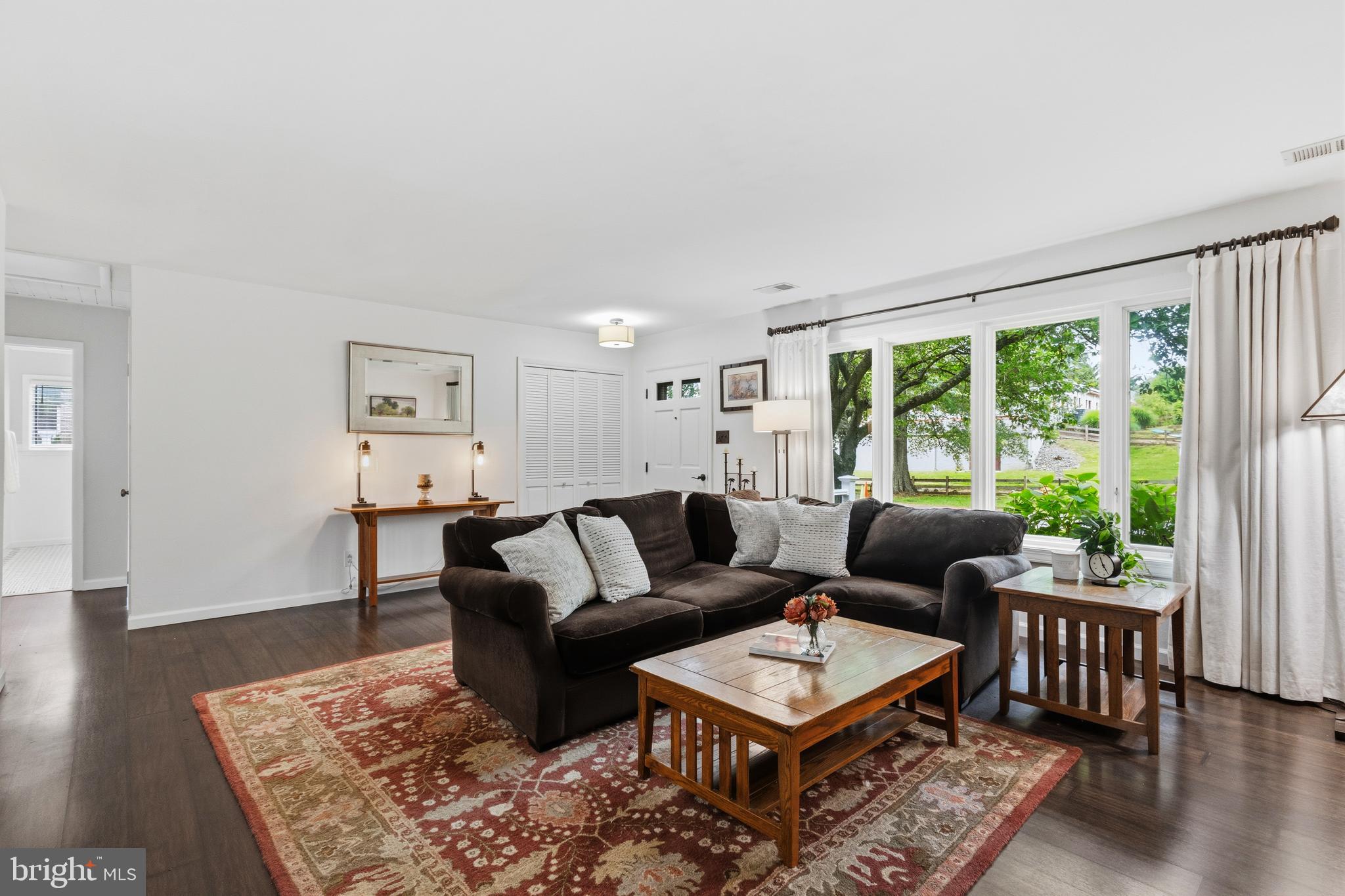 HILLSMERE SHORES - Residential