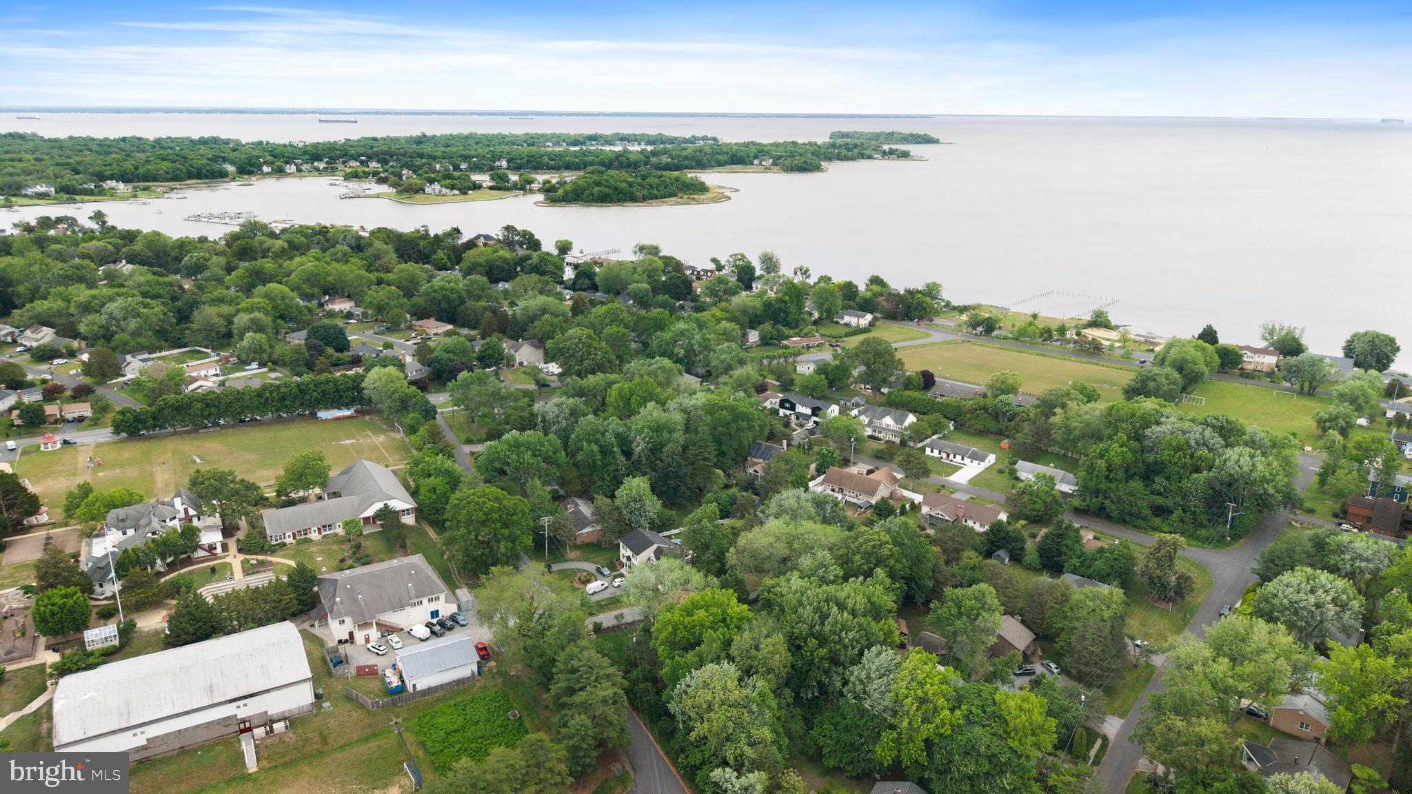 HILLSMERE SHORES - Residential