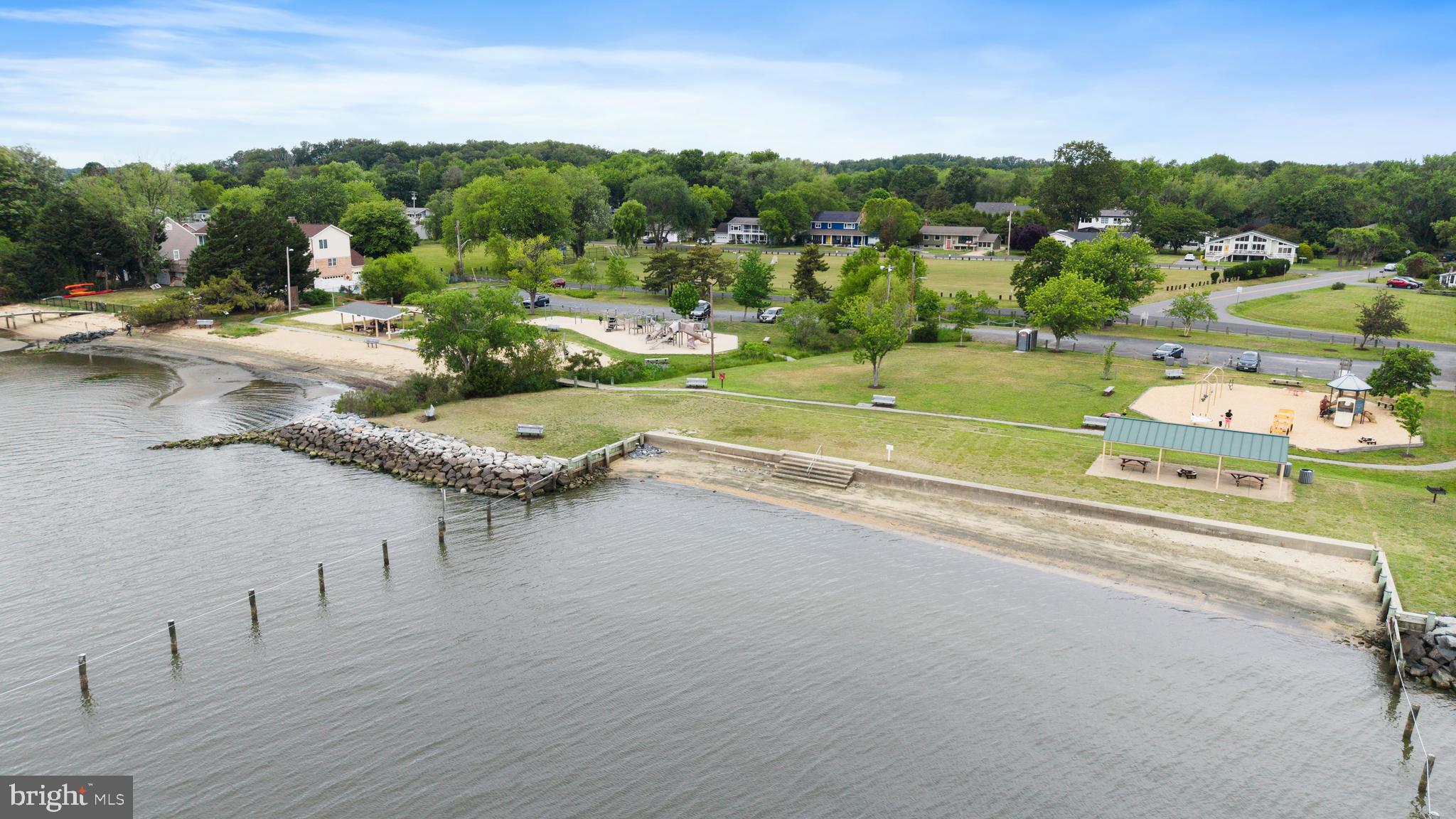 HILLSMERE SHORES - Residential