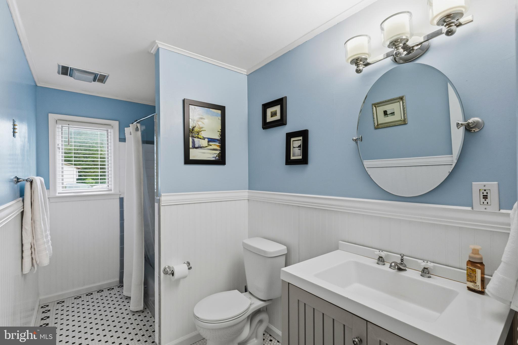 HILLSMERE SHORES - Residential