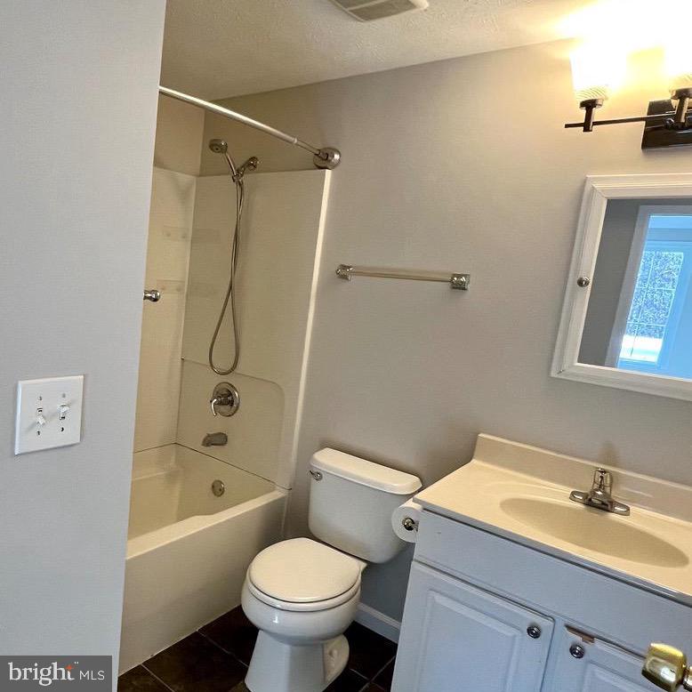 WHISPERING WOODS - Residential Lease