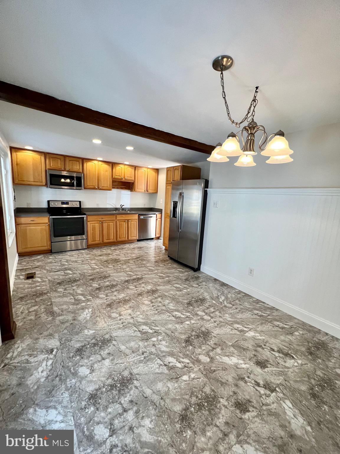 WHISPERING WOODS - Residential Lease