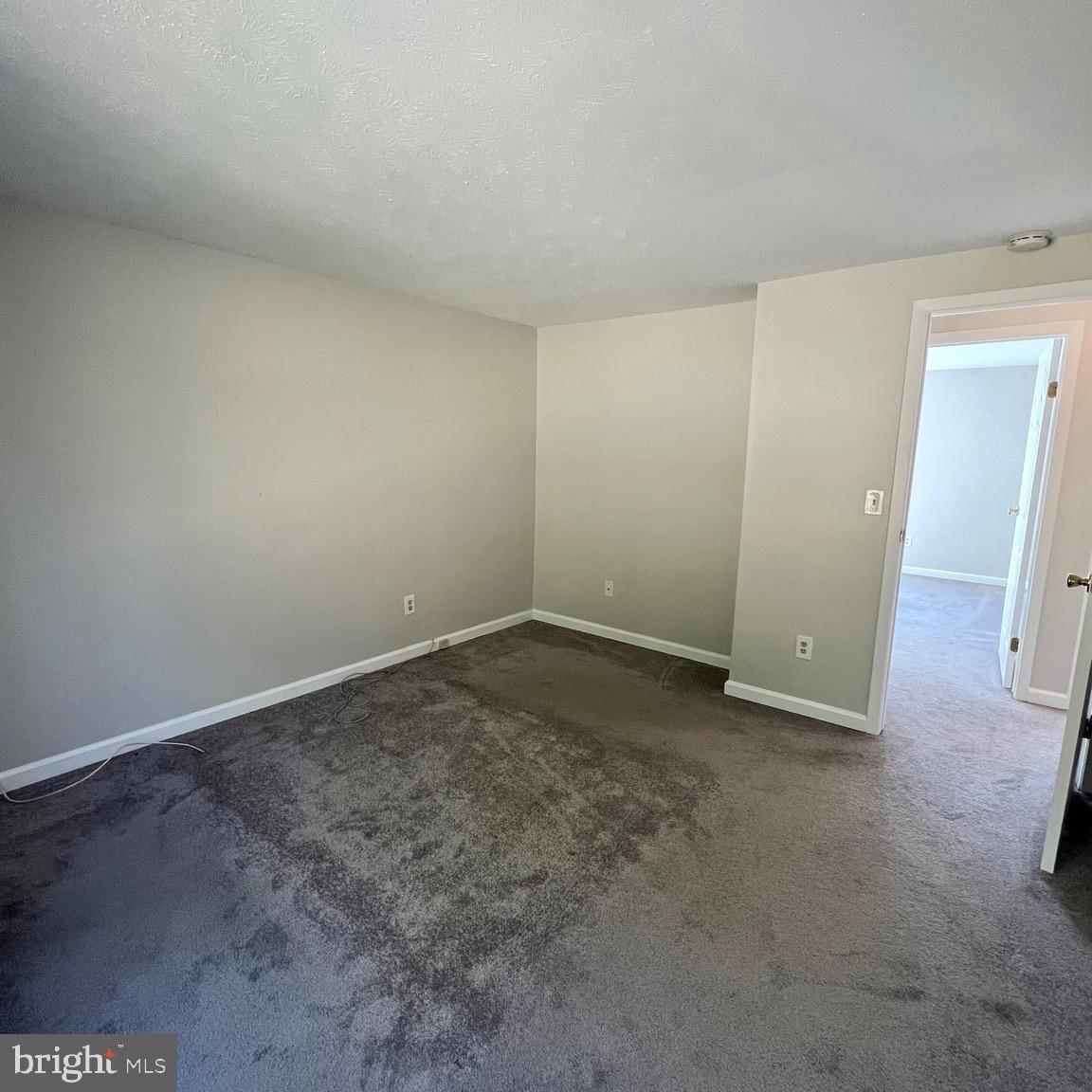 WHISPERING WOODS - Residential Lease