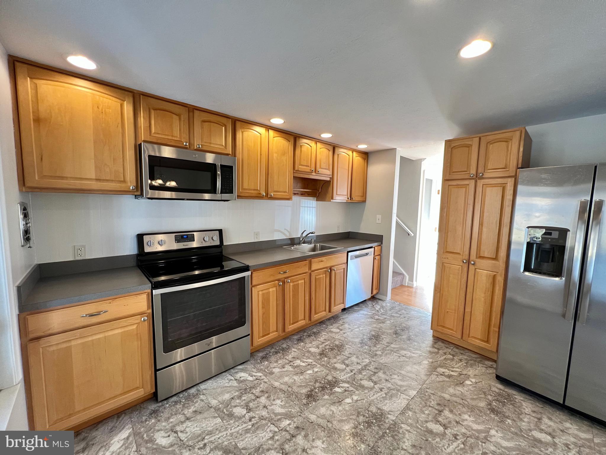 WHISPERING WOODS - Residential Lease