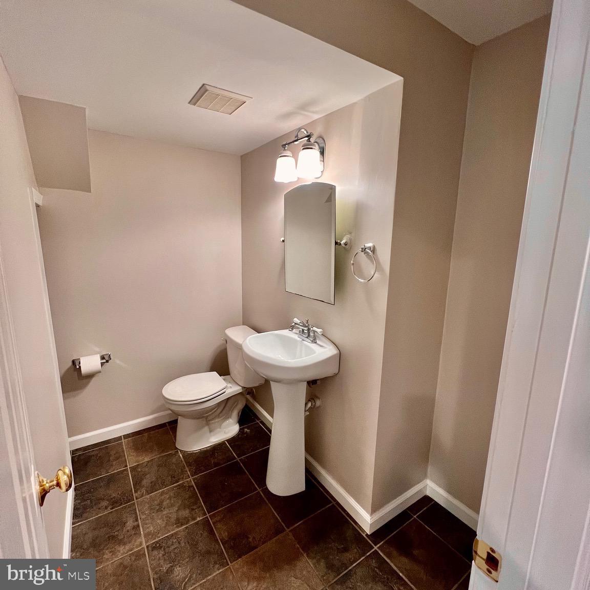 WHISPERING WOODS - Residential Lease