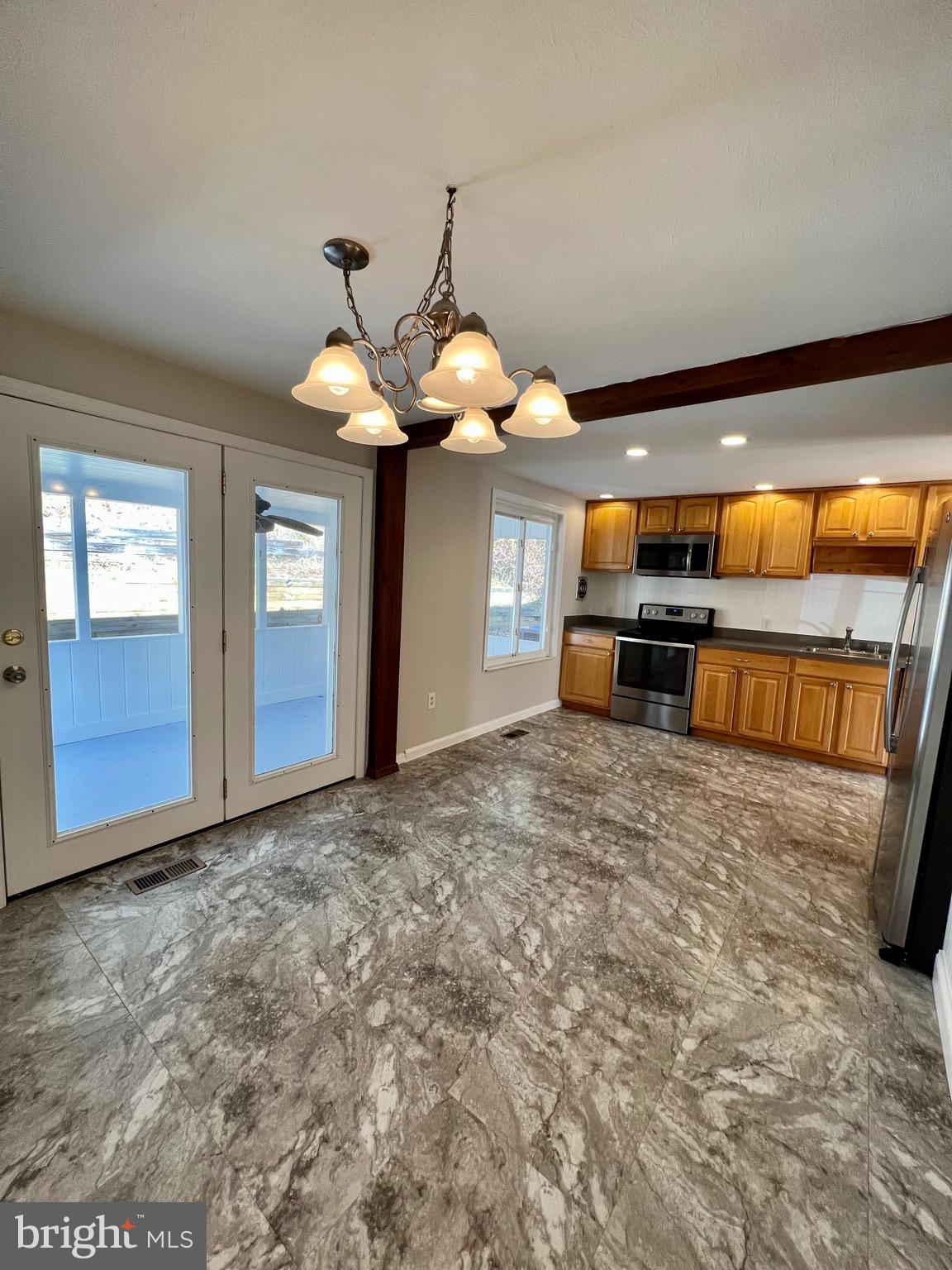 WHISPERING WOODS - Residential Lease