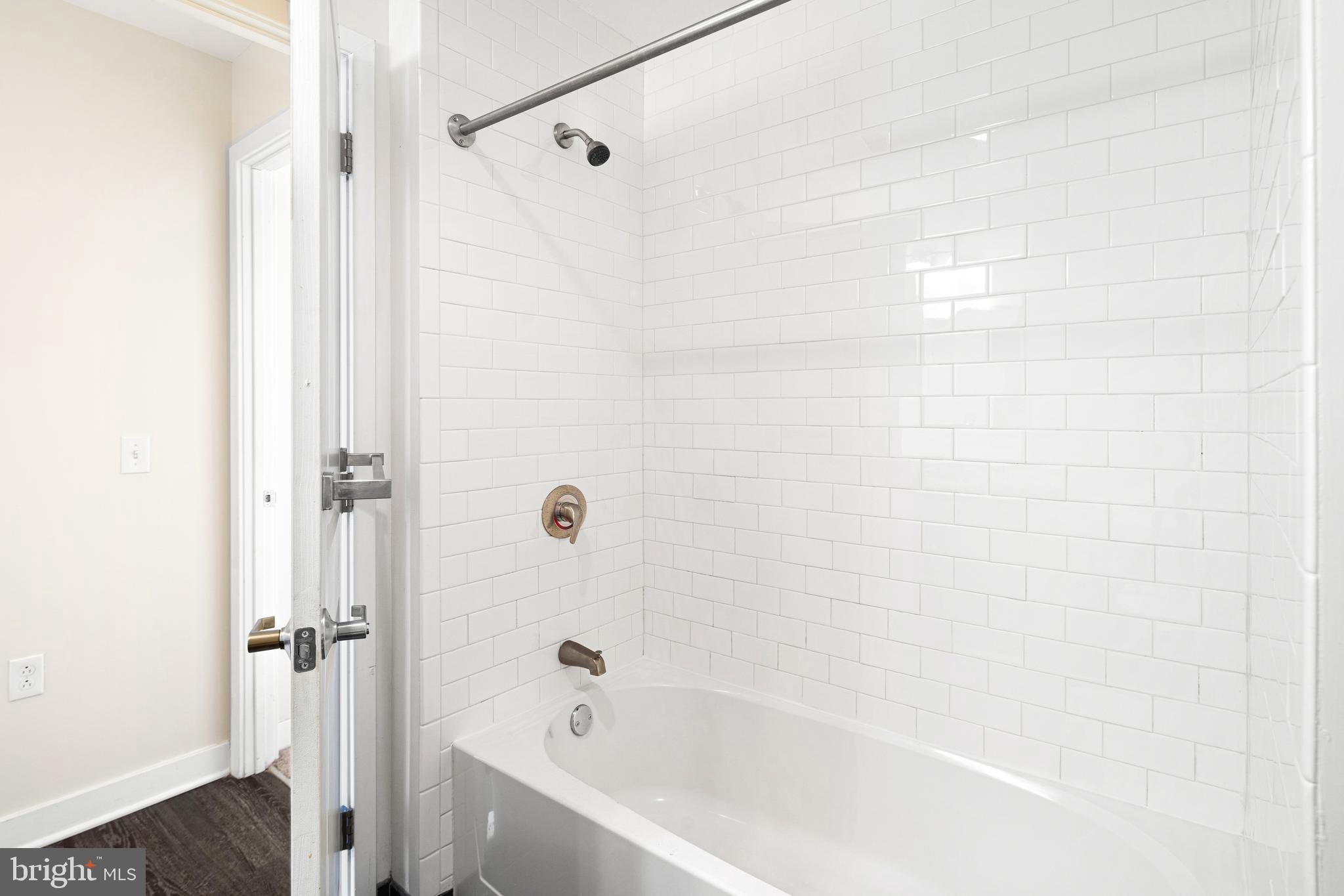 CENTER CITY - Residential Lease