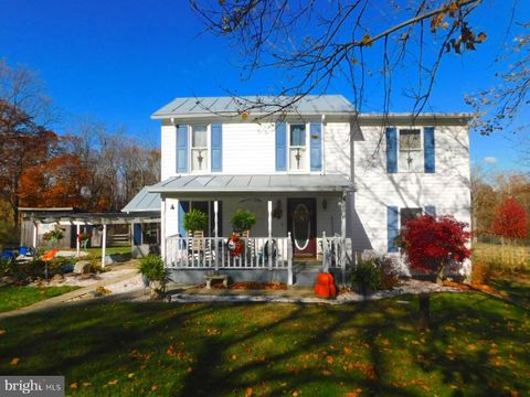 Homes For Sale - 3415 N Mountain Road<br/> WARDENSVILLE, WV 26851