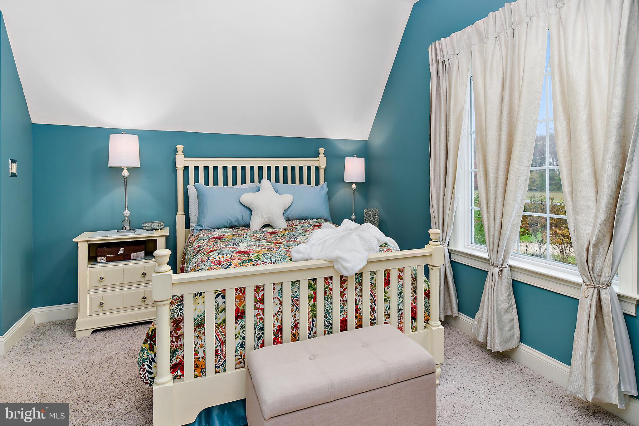 INDIAN CREEK - Residential