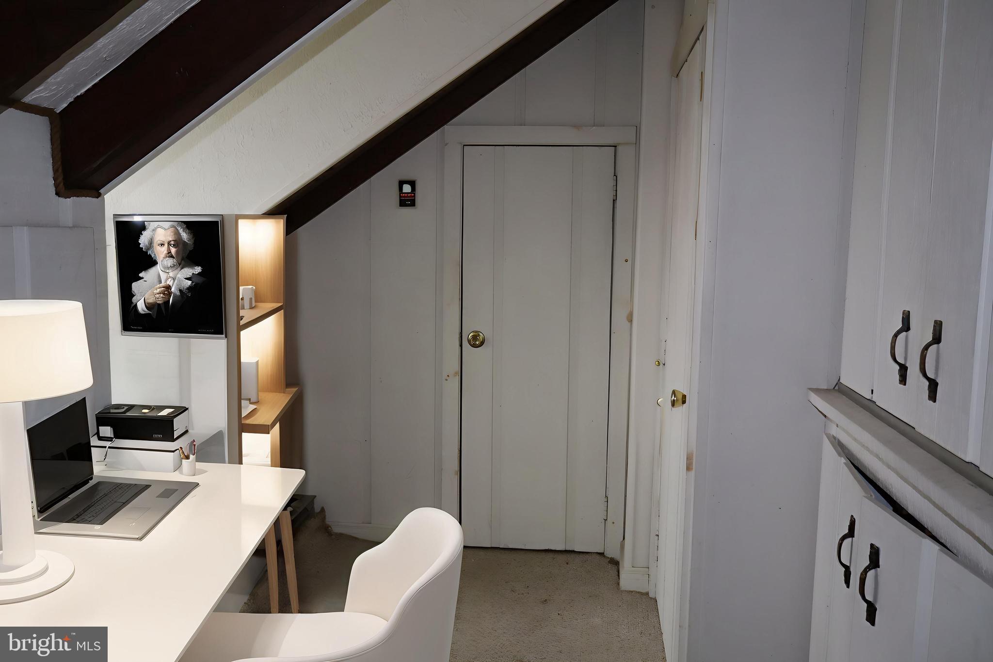 HILLTOWN - Residential